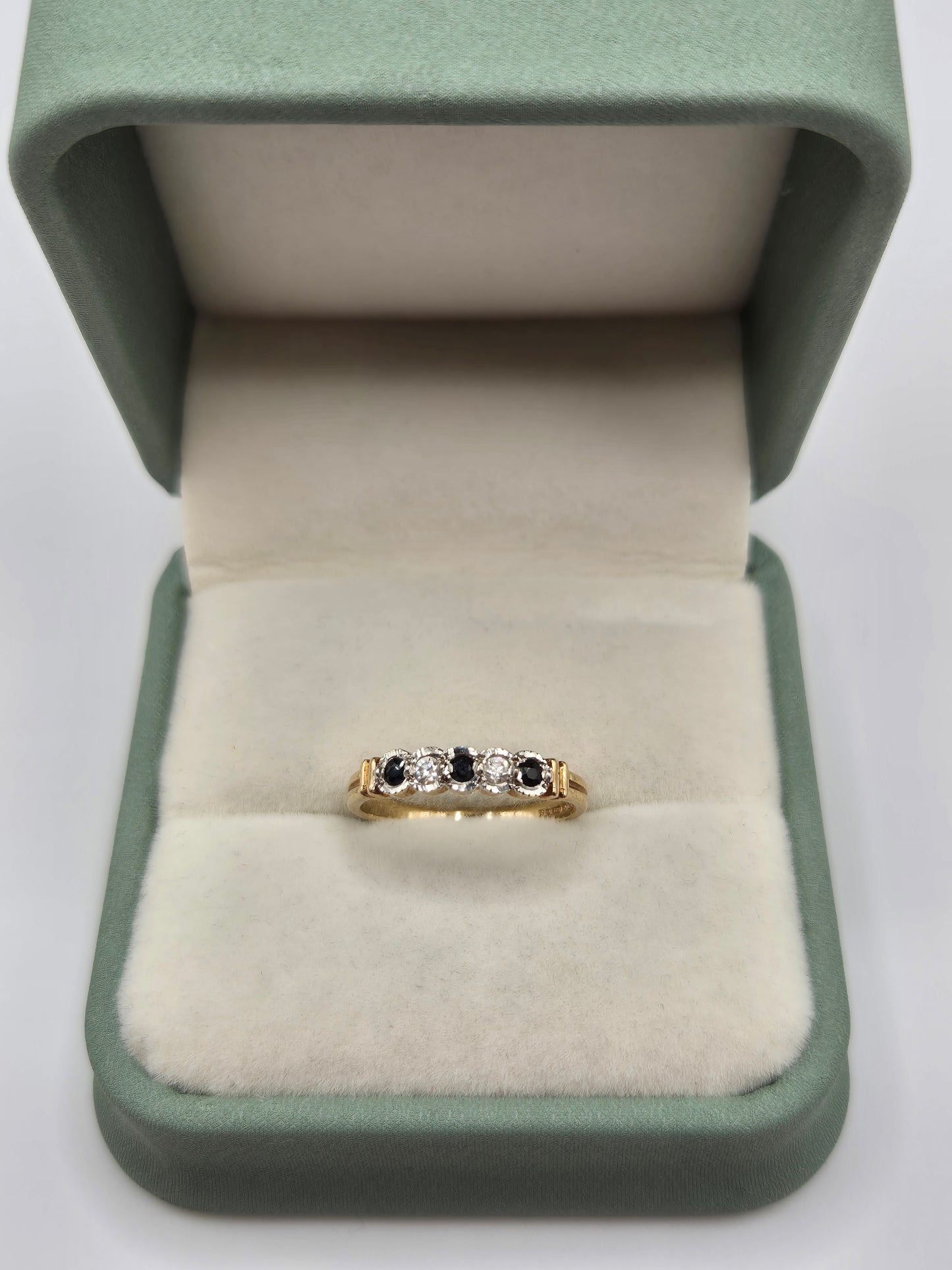 9ct gold sapphire and diamond ring