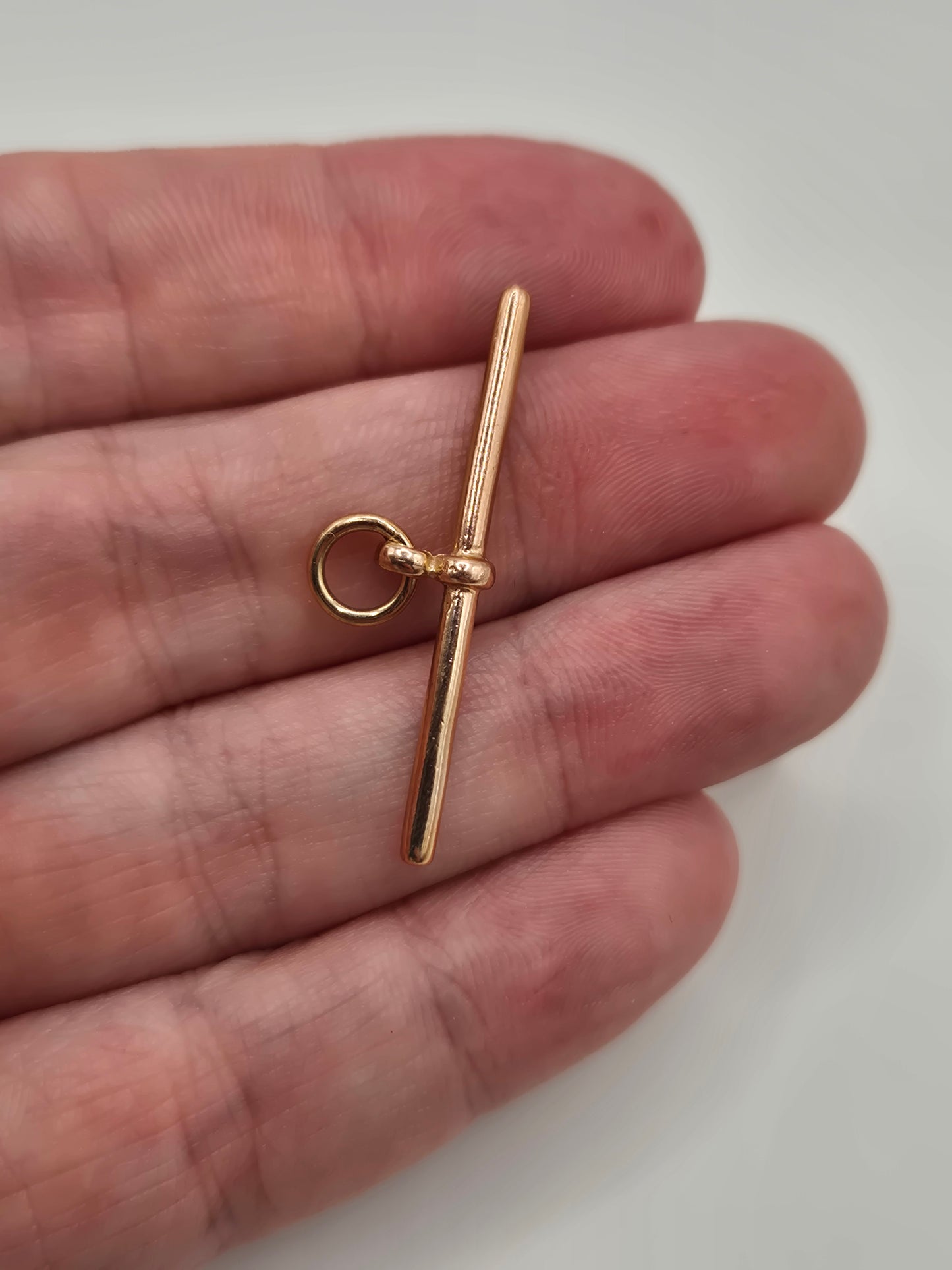 9ct rose gold T-Bar pendant