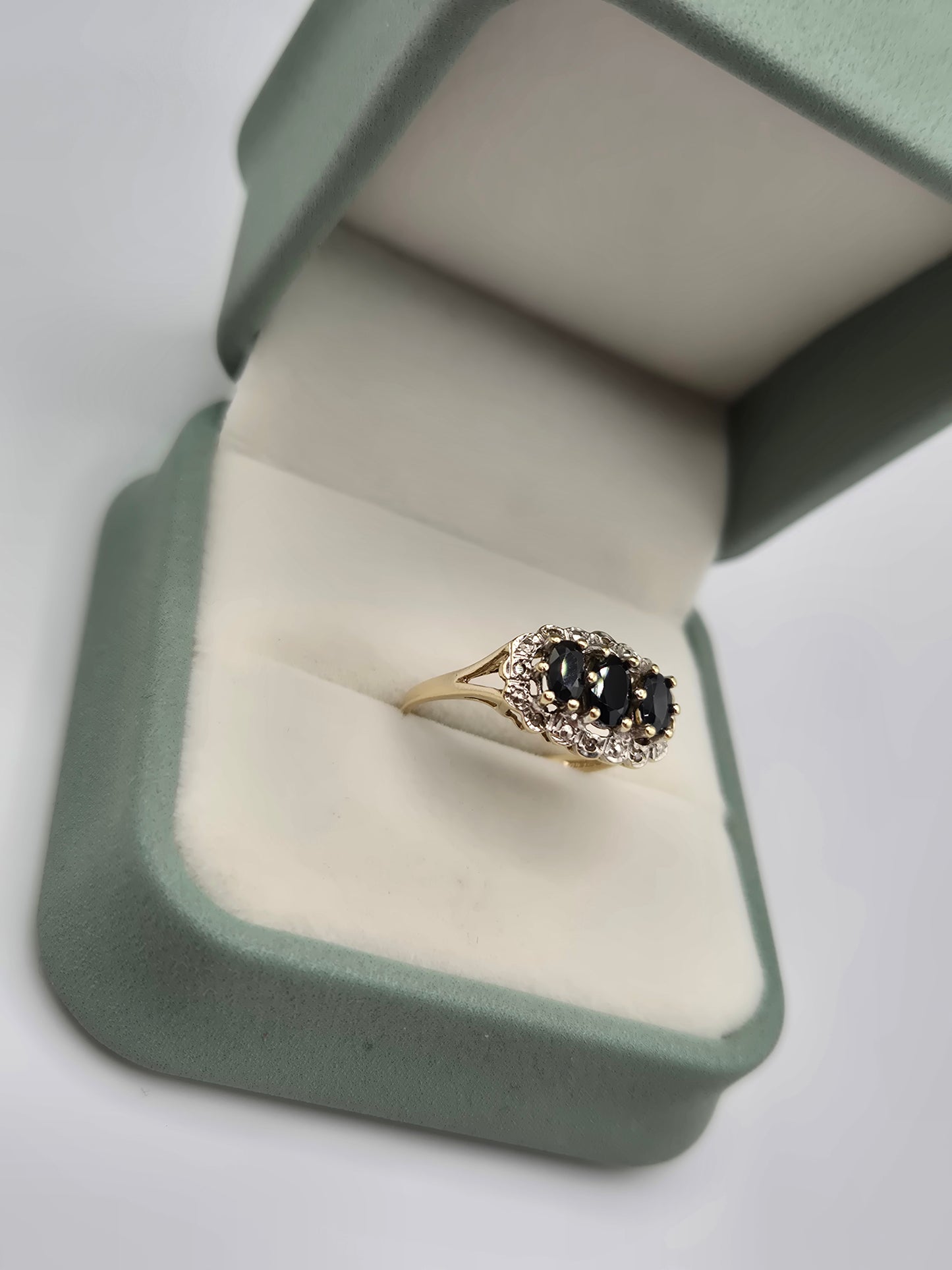 9ct gold sapphire and diamond ring