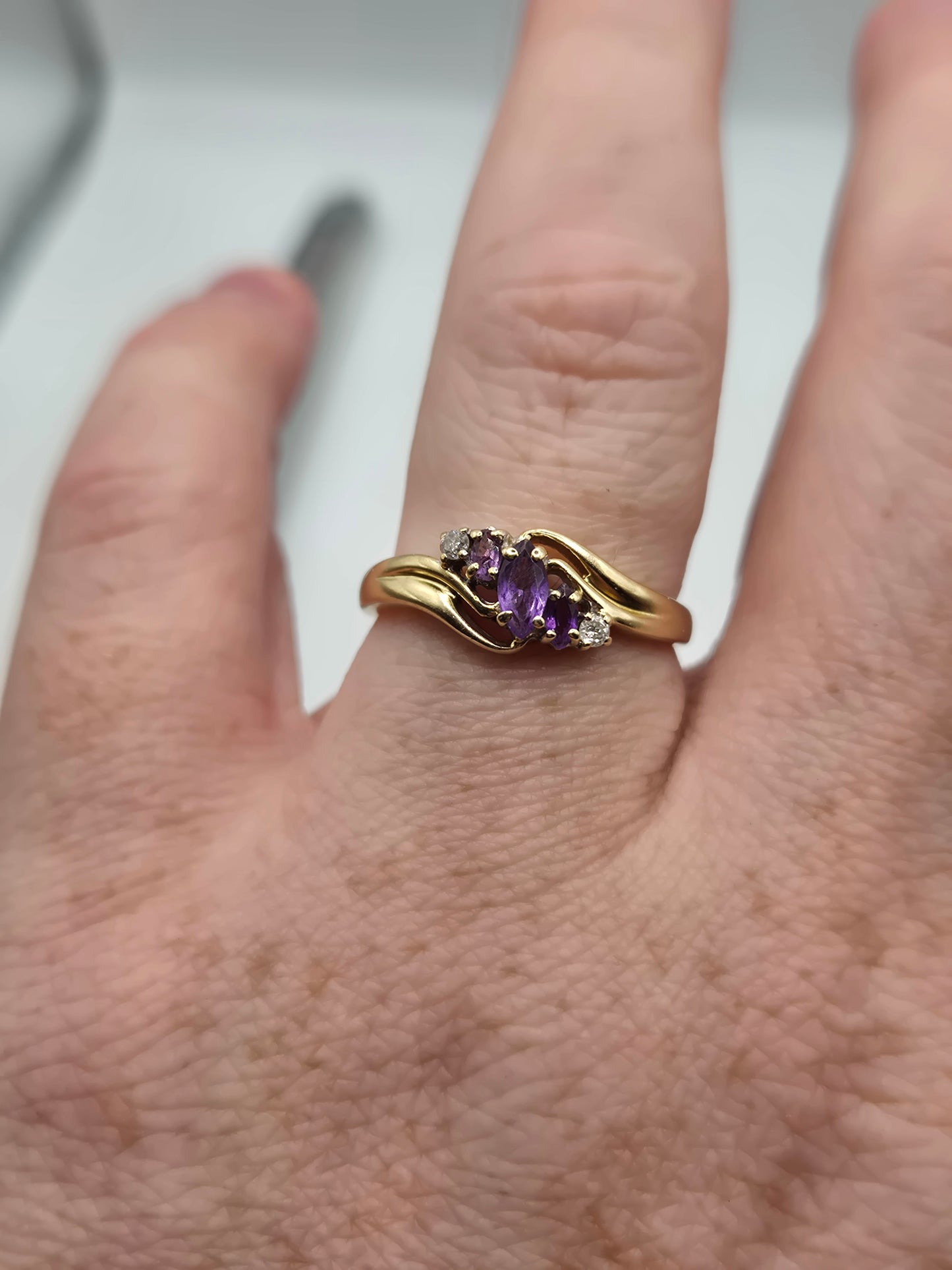 9ct gold amethyst and diamond ring
