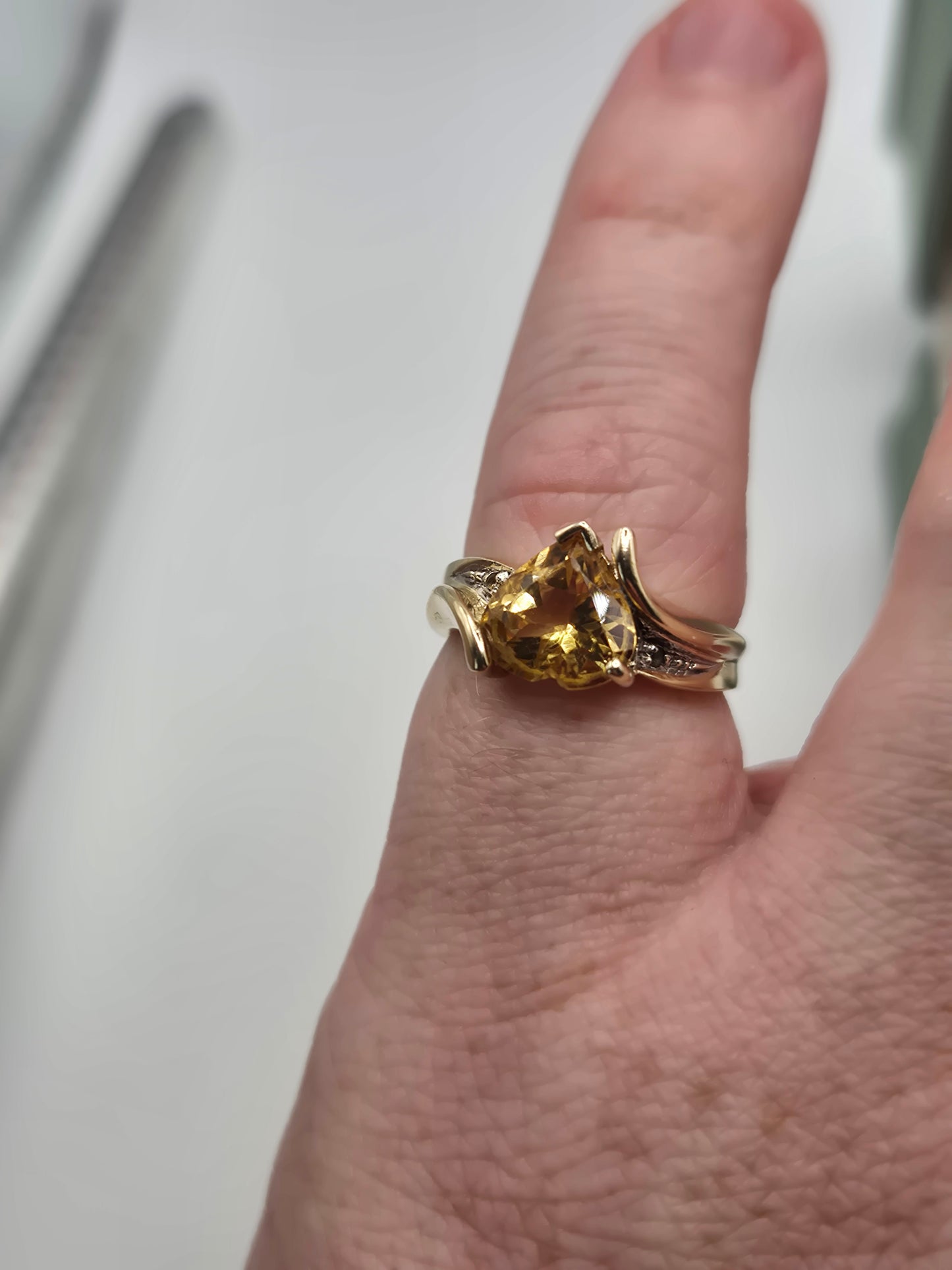 9ct gold citrine and diamond ring