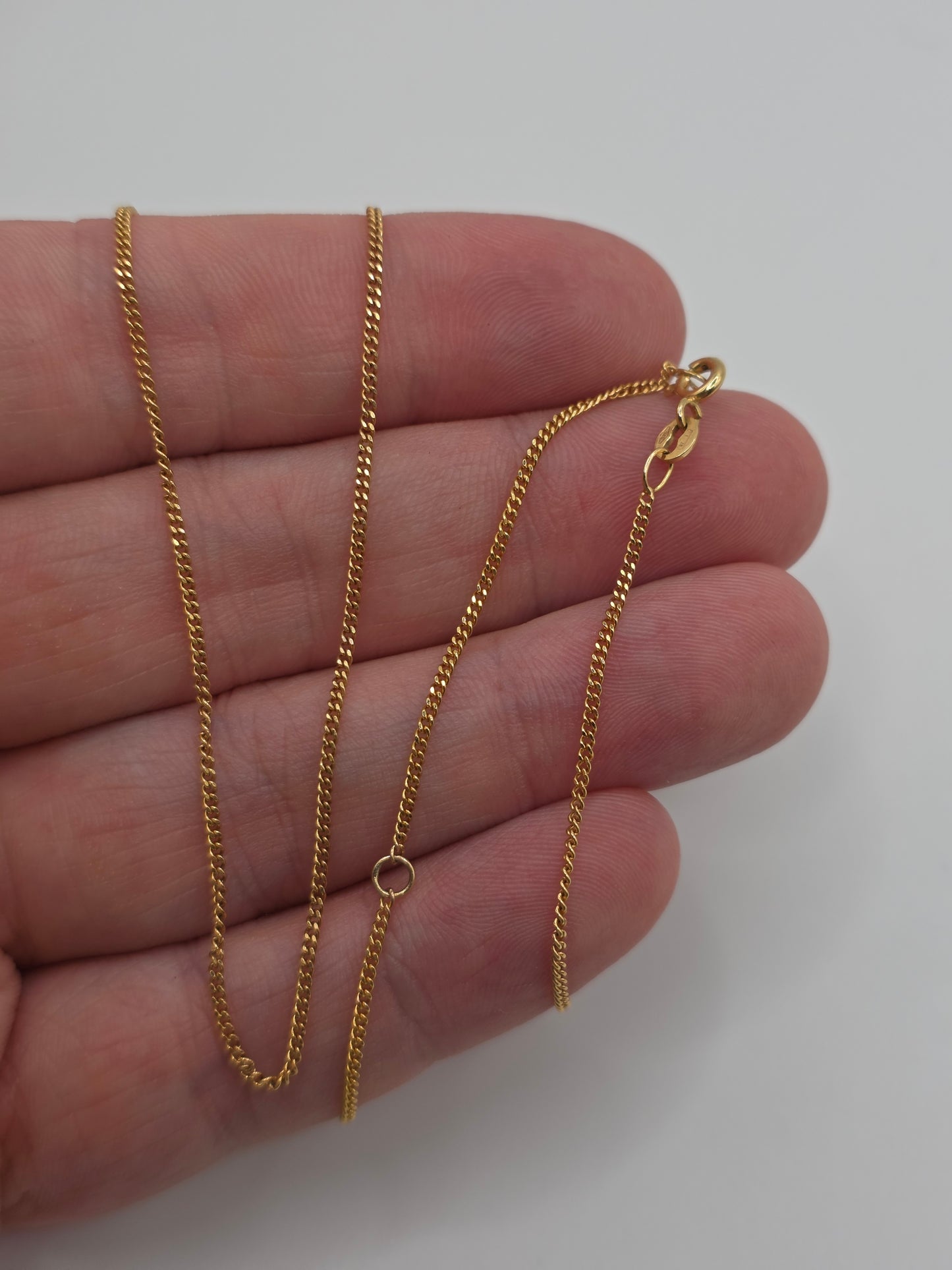 9ct gold chain (105)