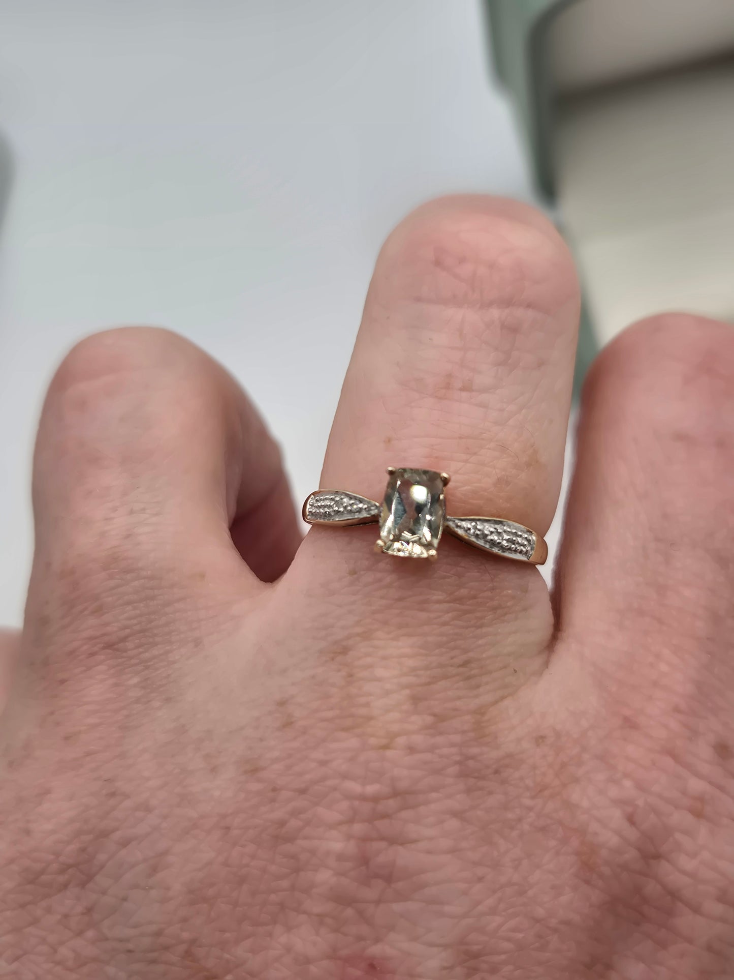 9ct gold quartz and diamond ring