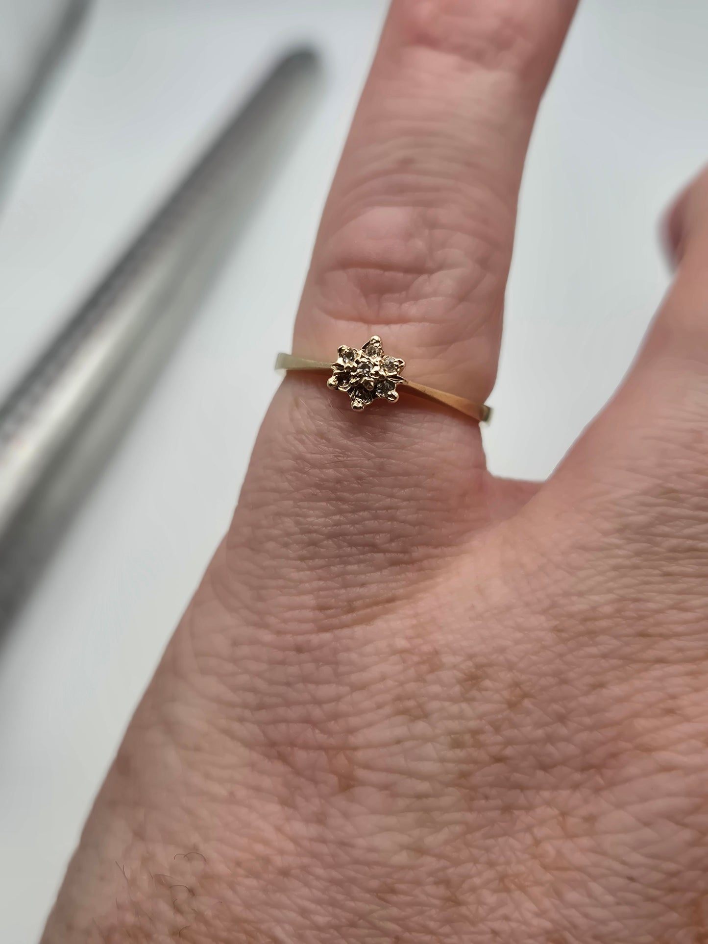 9ct gold diamond ring