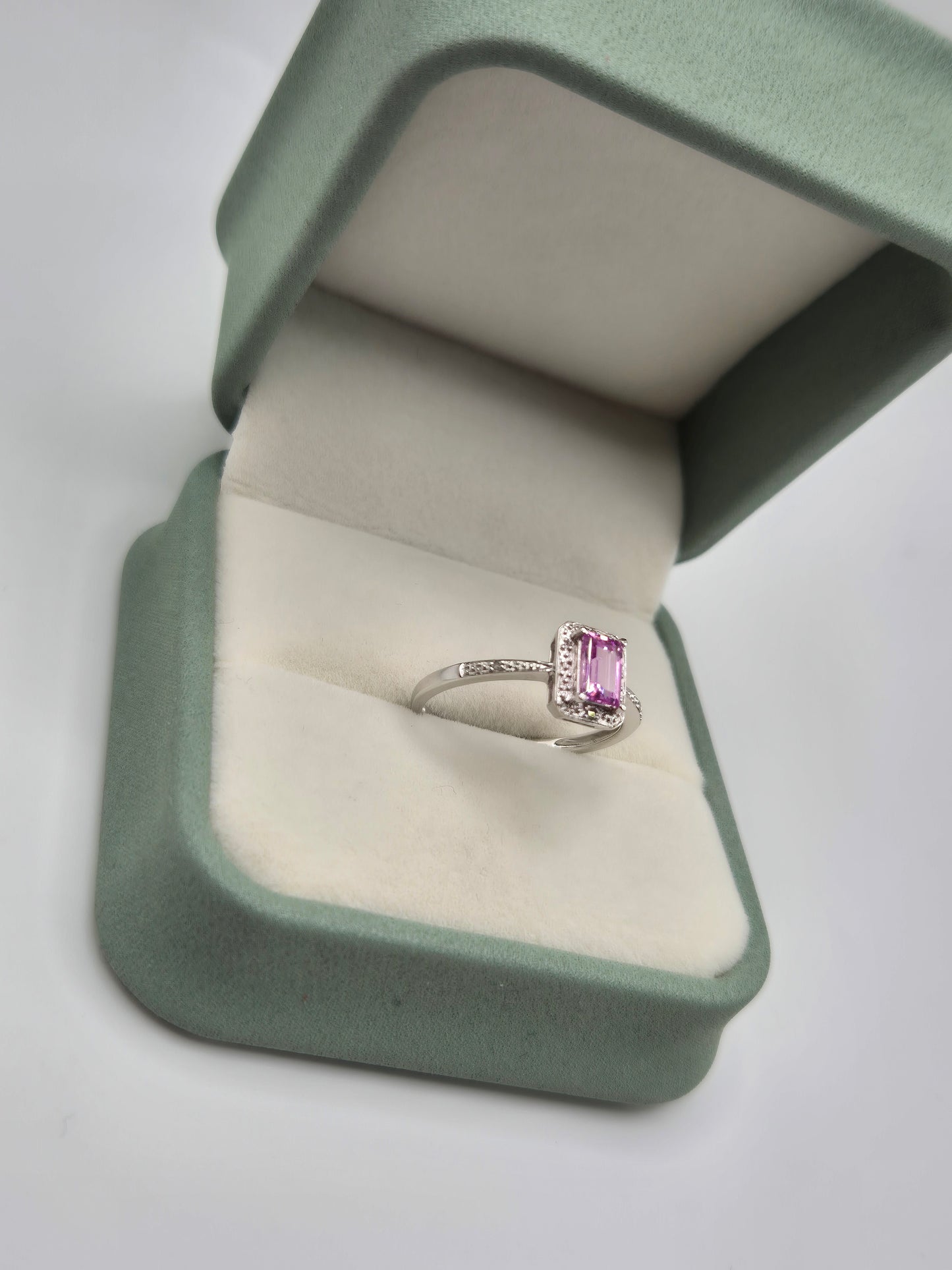 9ct white gold pink sapphire and diamond ring