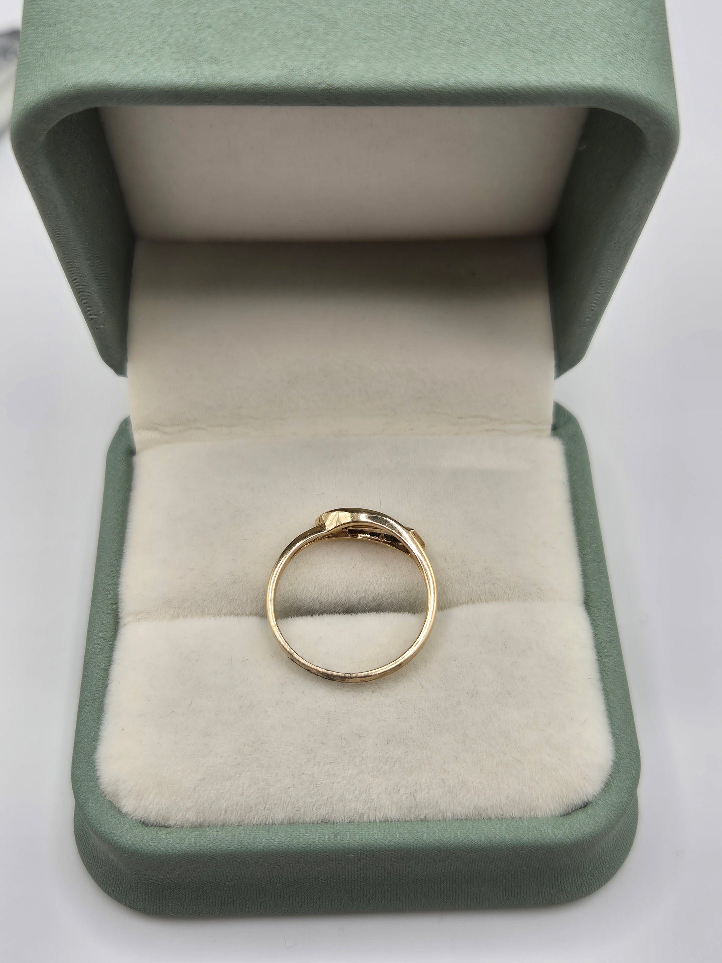 9ct gold onyx ring