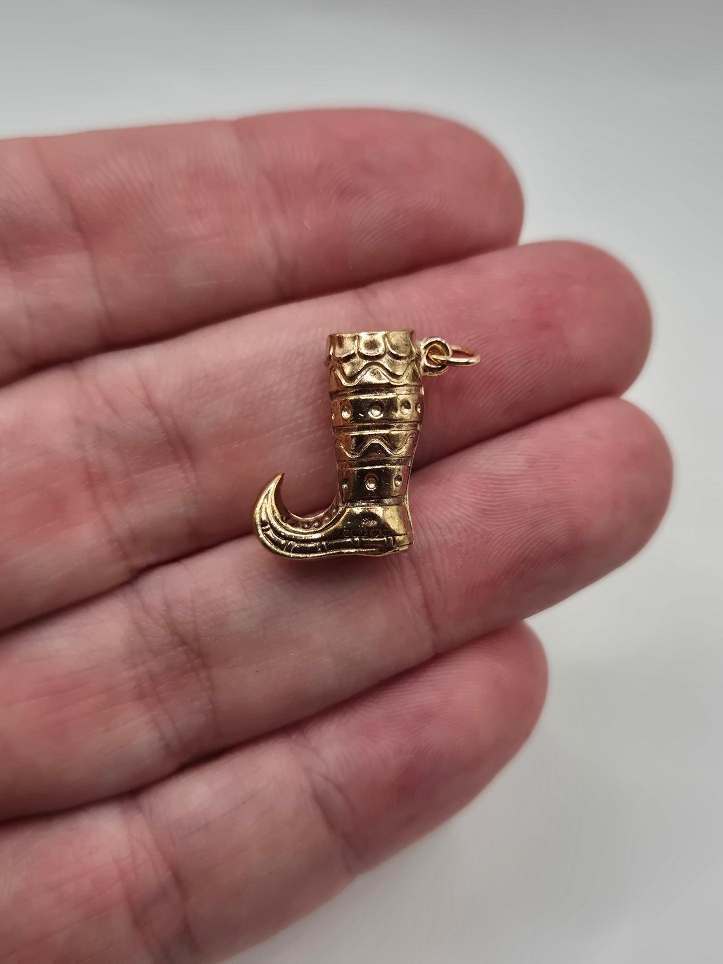 9ct gold elf boot charm