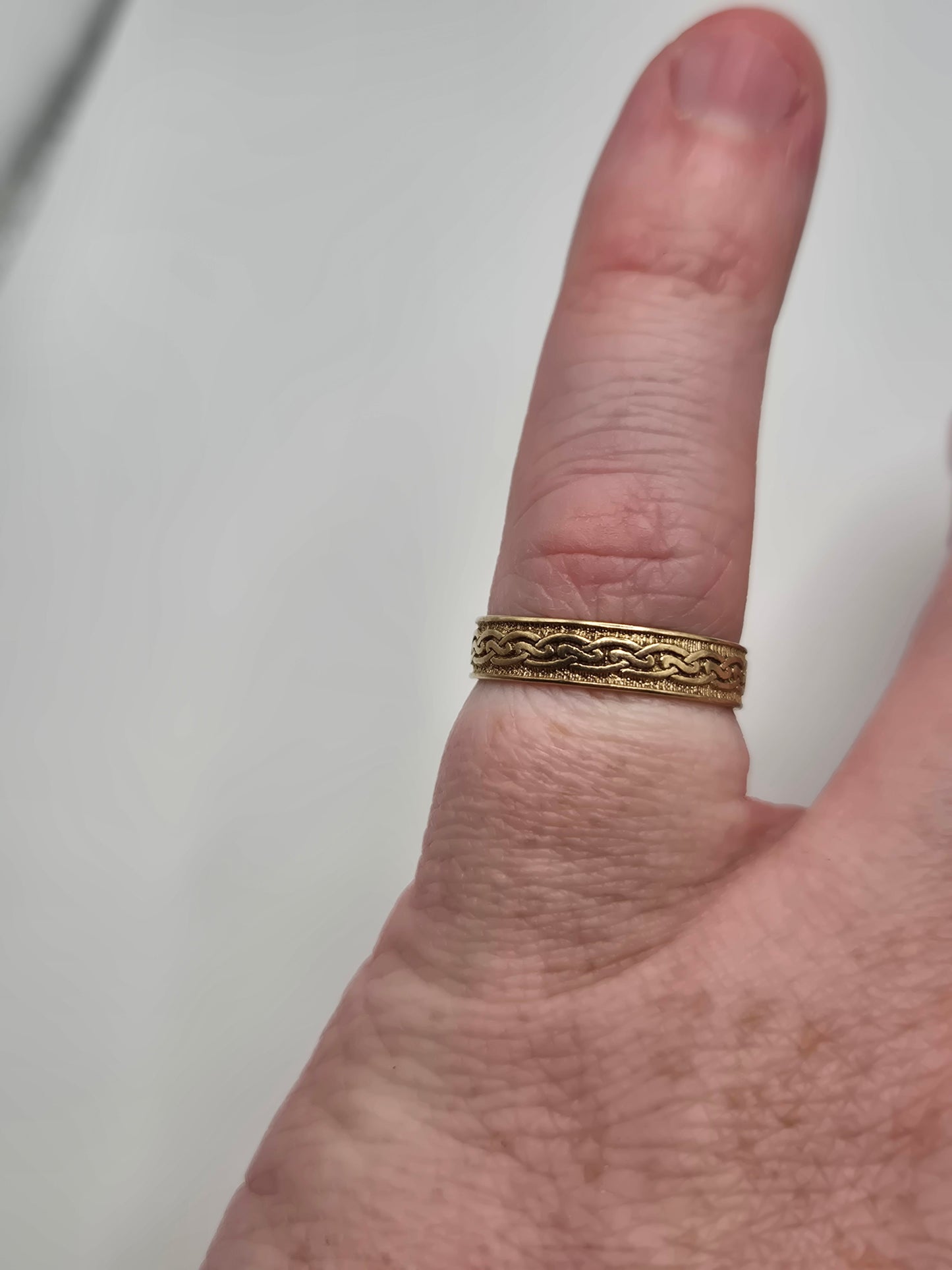 9ct gold celtic eternity band ring
