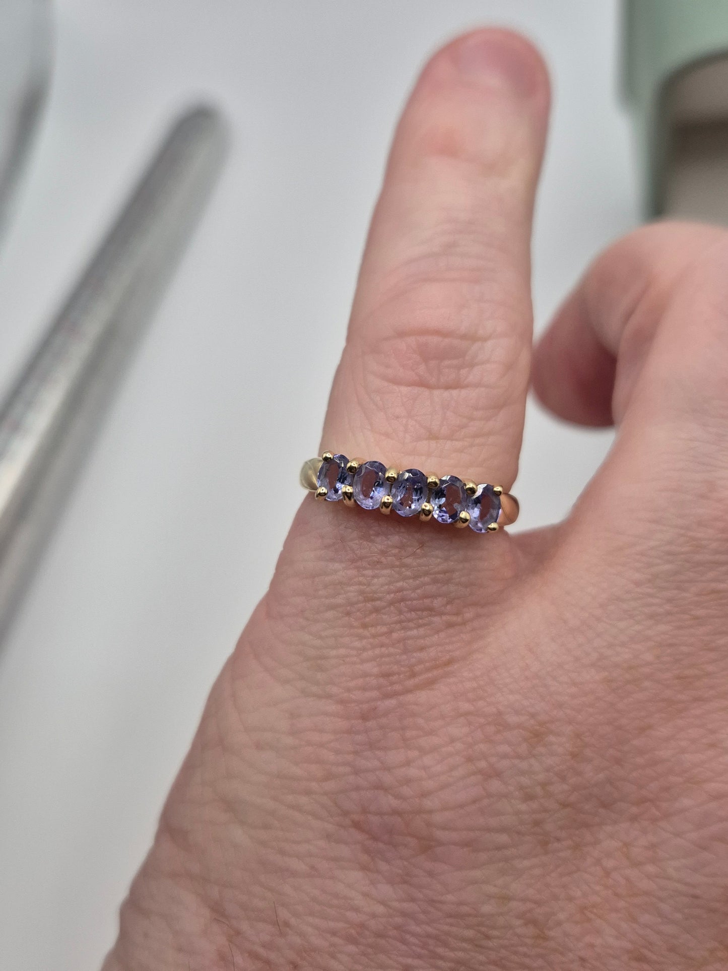 9ct gold tanzanite ring