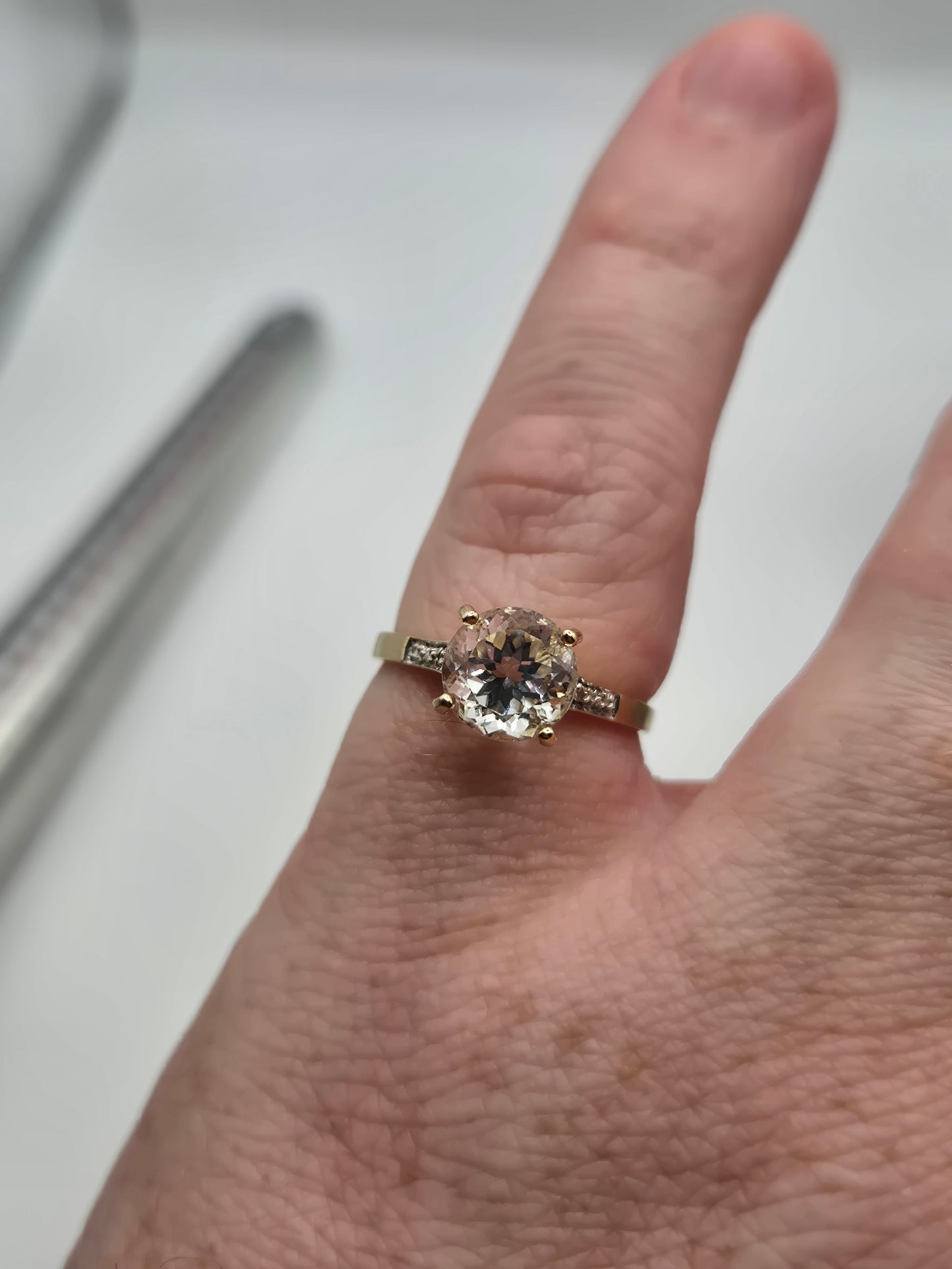 9ct gold white topaz and diamond ring