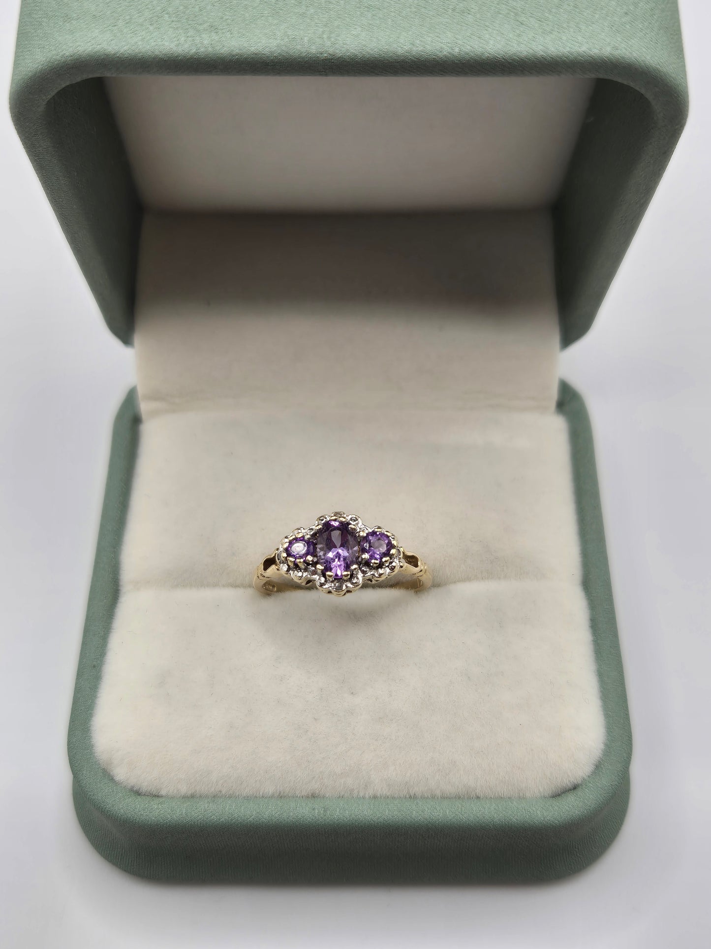 9ct gold amethyst and diamond ring