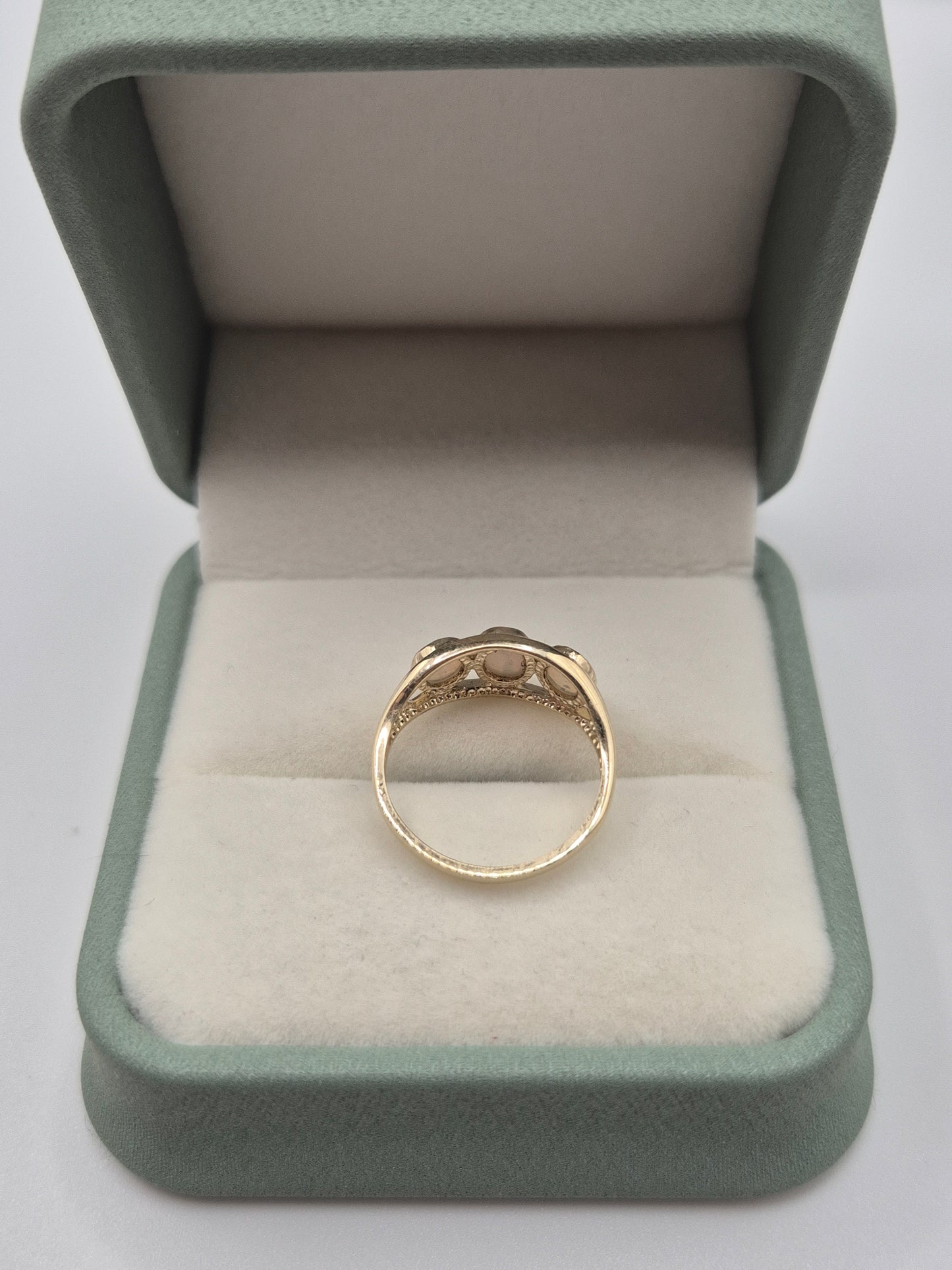 9ct gold opal ring