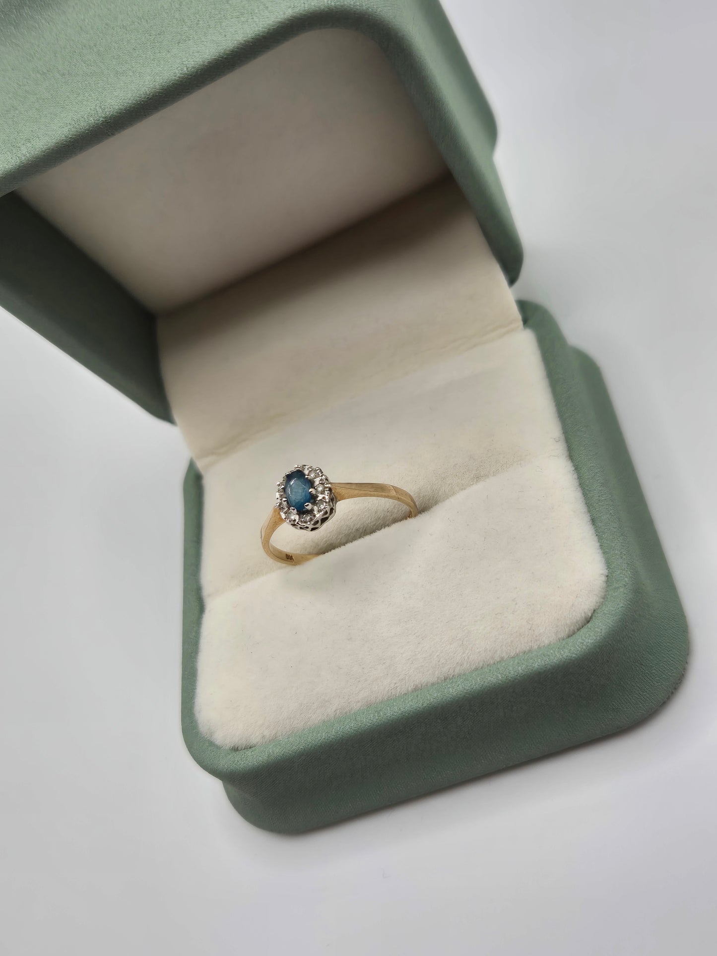 9ct gold topaz and diamond ring