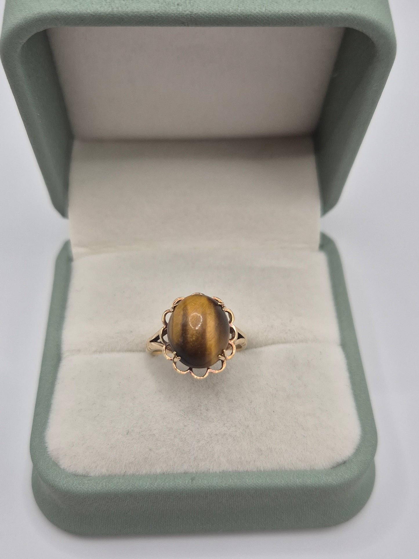 9ct gold tiger's eye ring