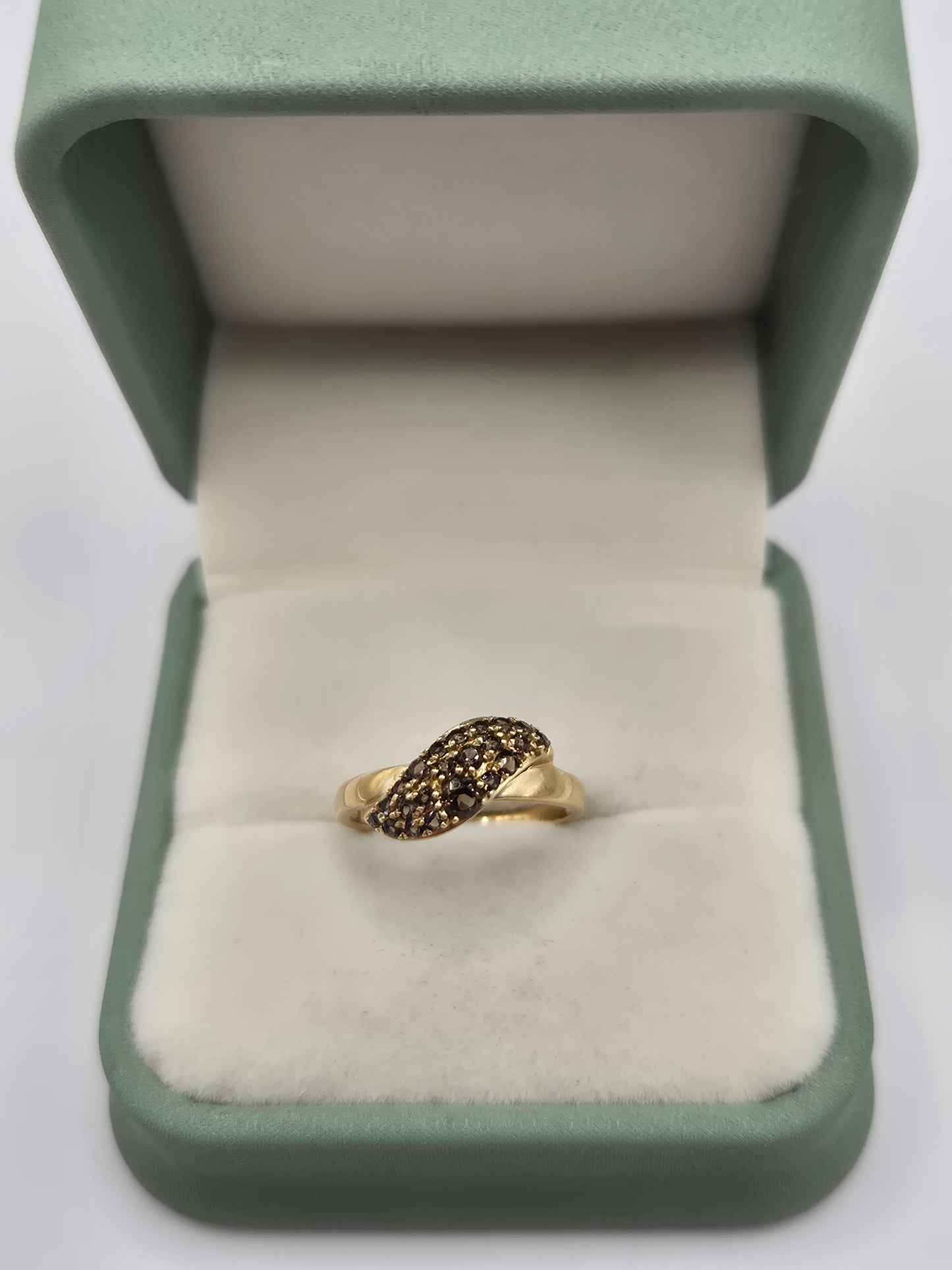 9ct gold quartz ring