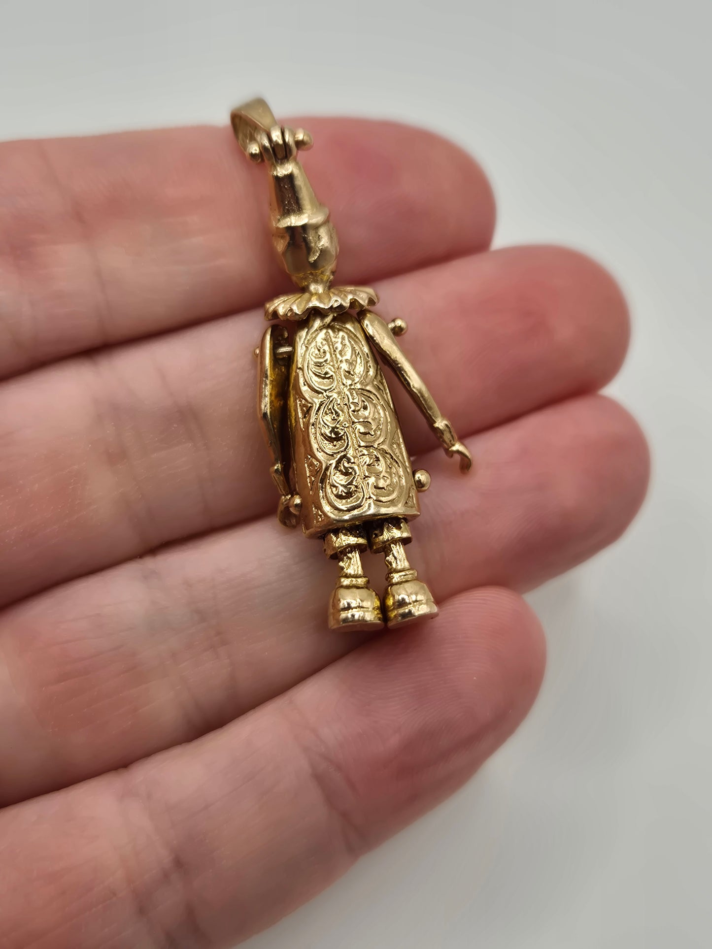 9ct gold multigem clown pendant