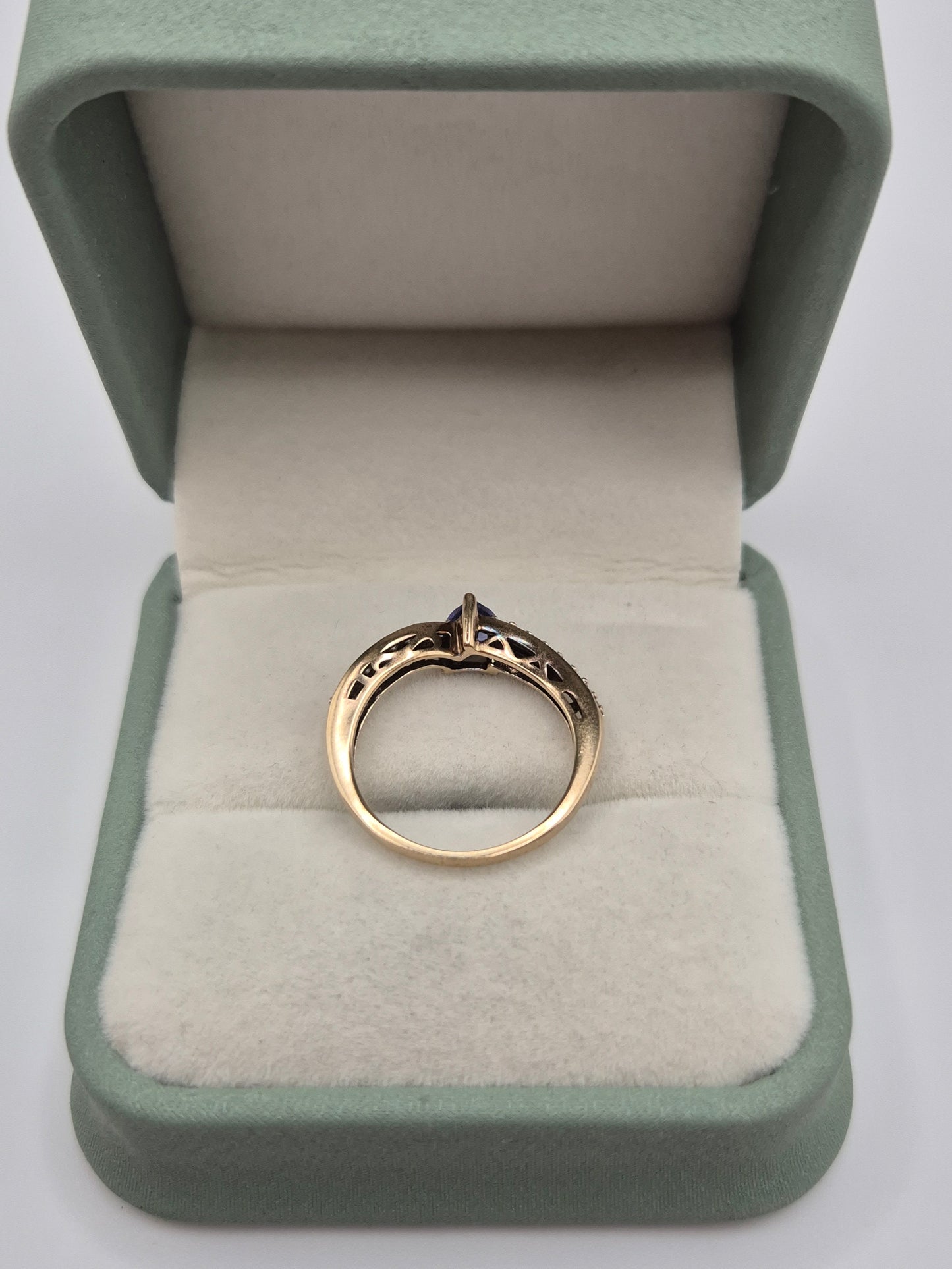 9ct gold tanzanite and zircon ring