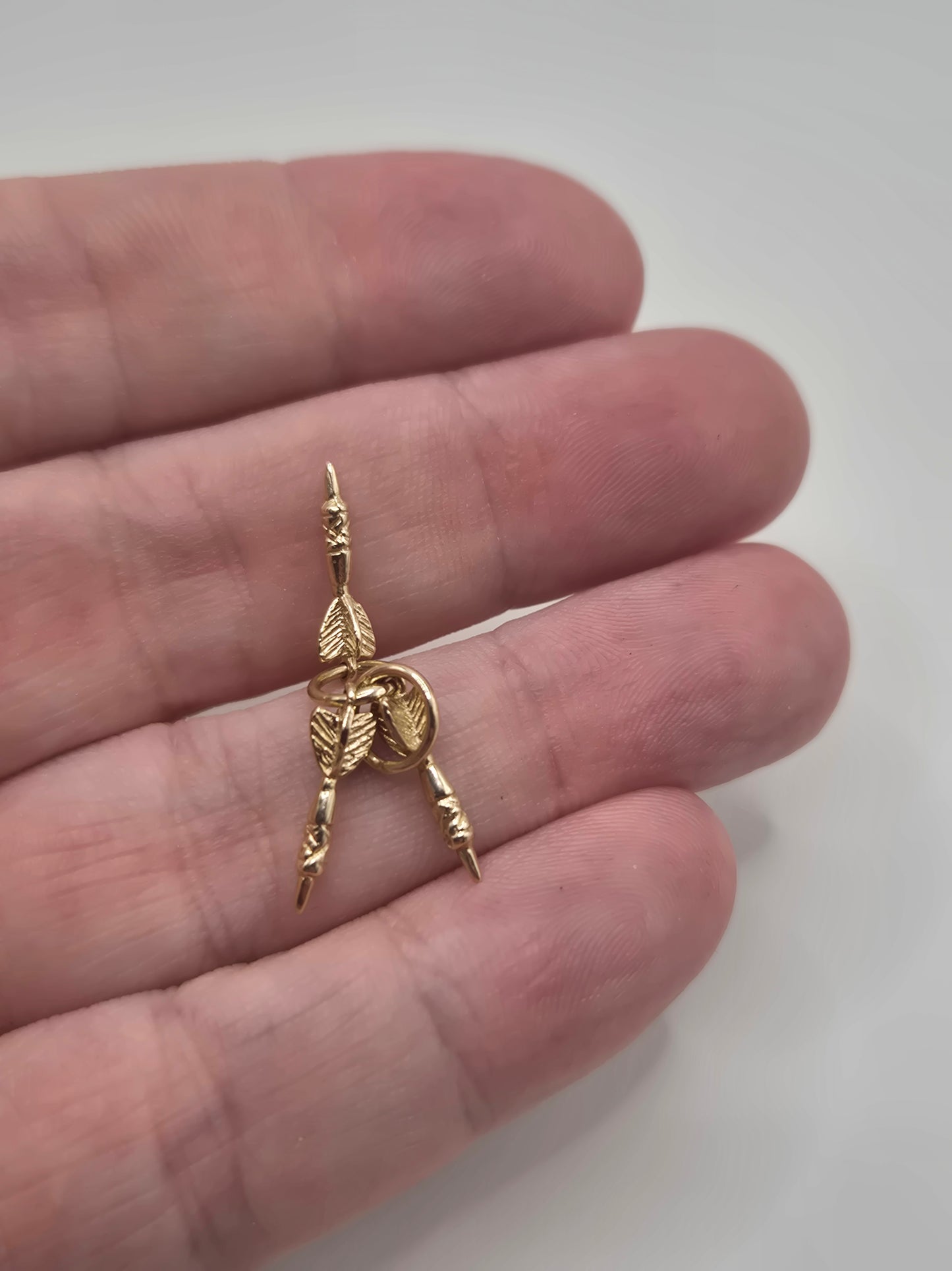 9ct gold triple dart charm