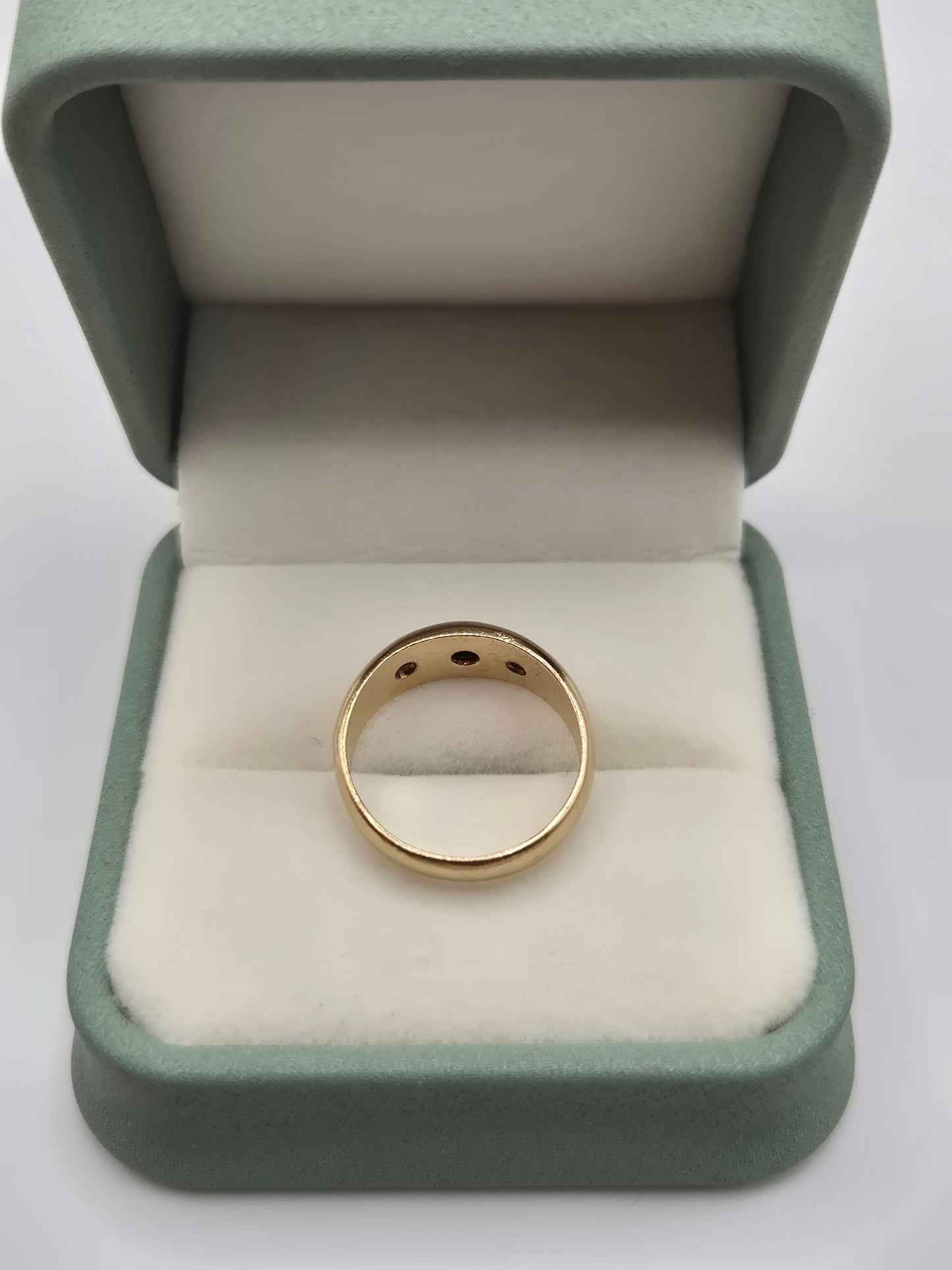 Heavy 9ct gold sapphire and diamond gypsy ring