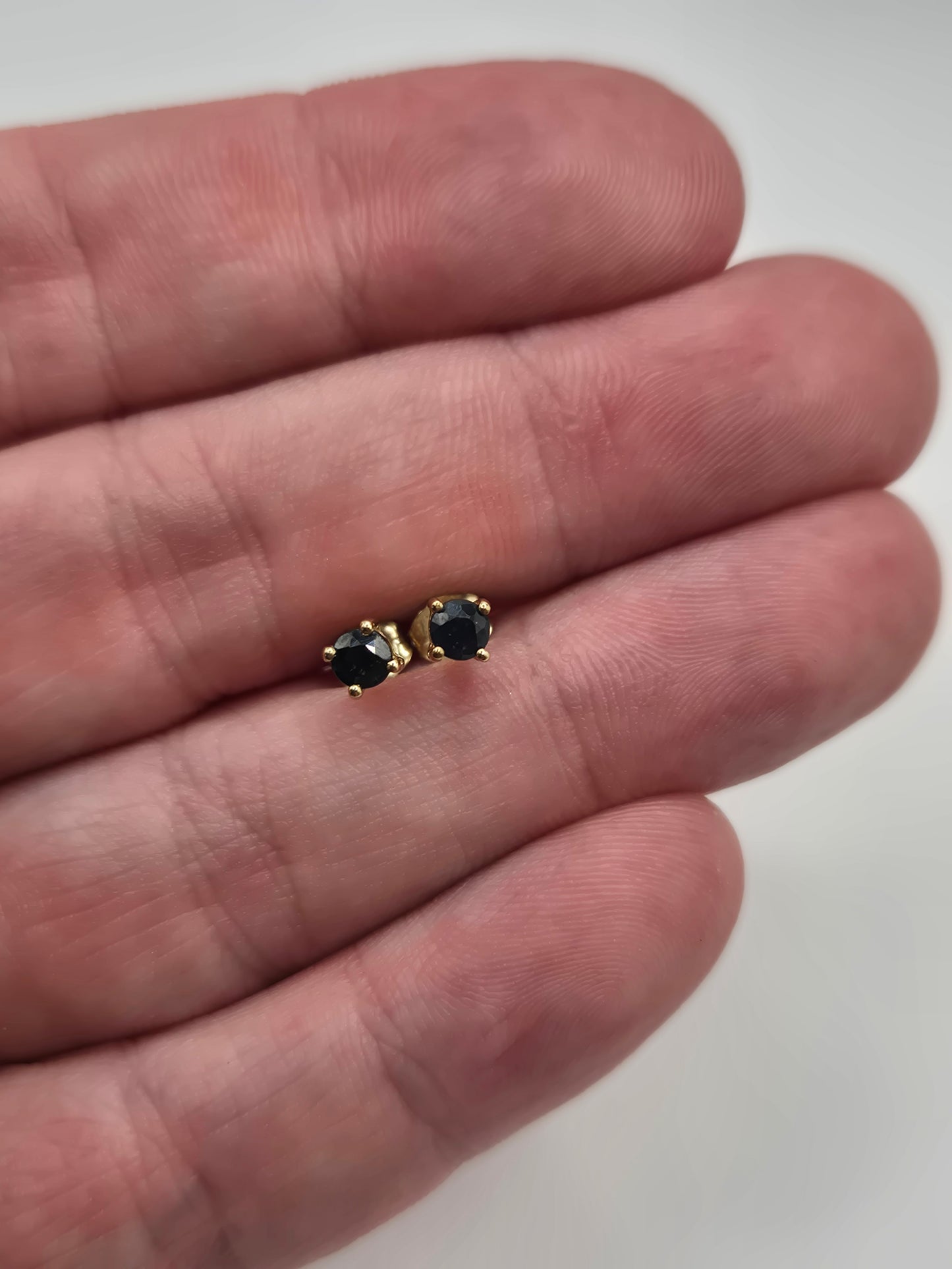 9ct gold sapphire earrings