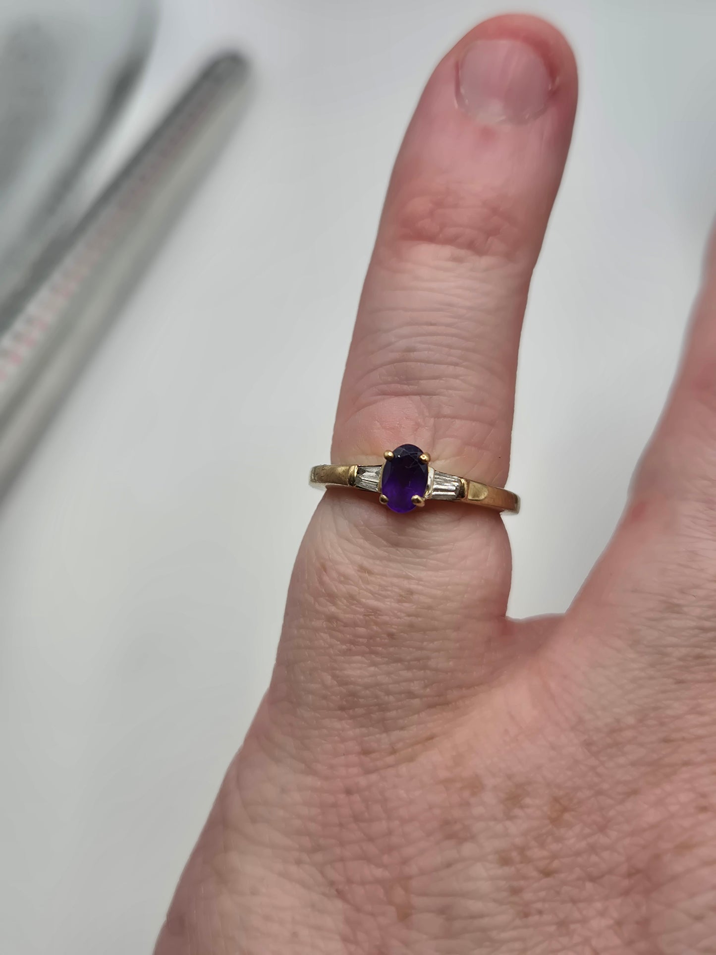 9ct gold amethyst and zircon ring