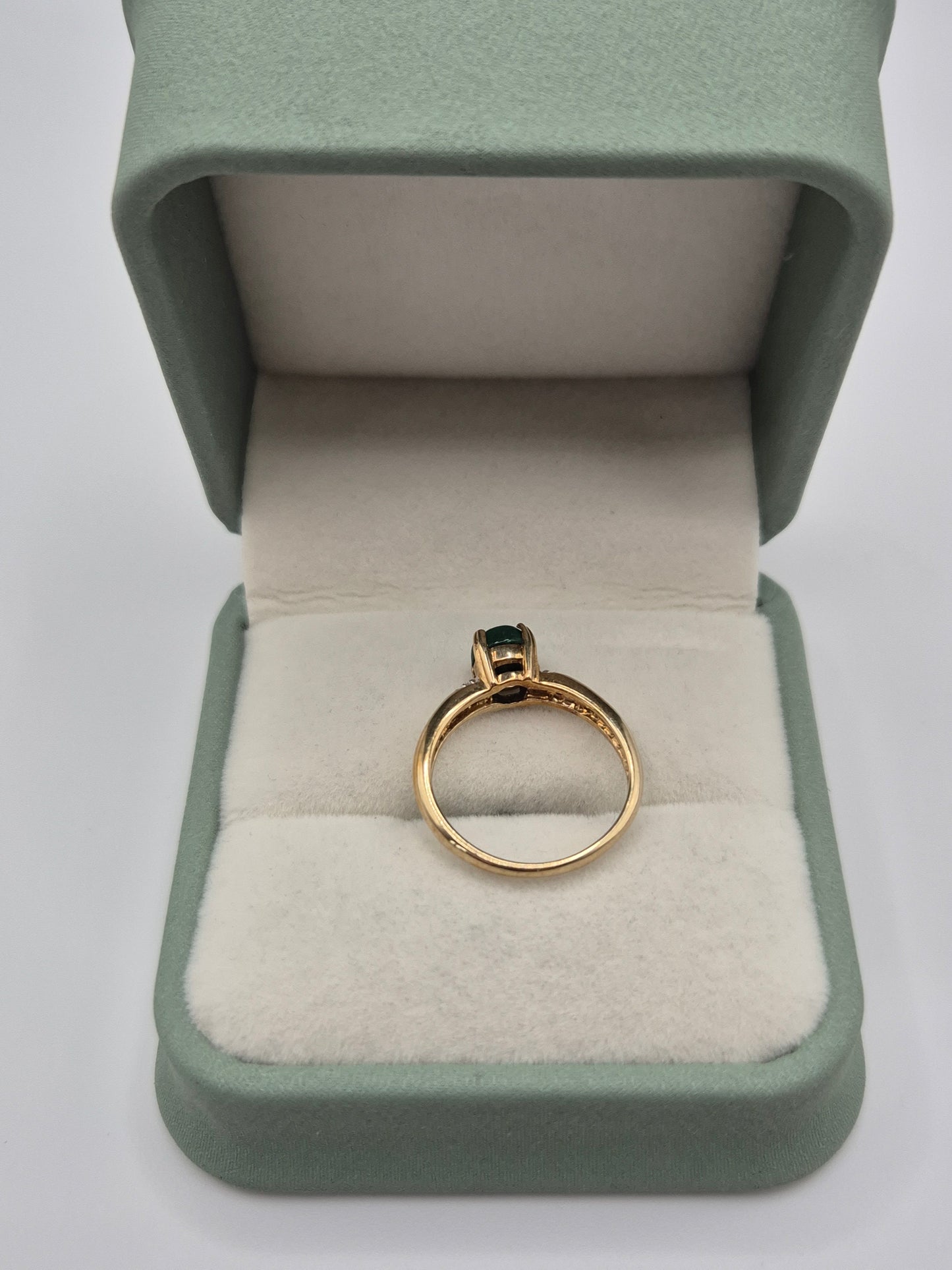 9ct gold malachite and diamond ring