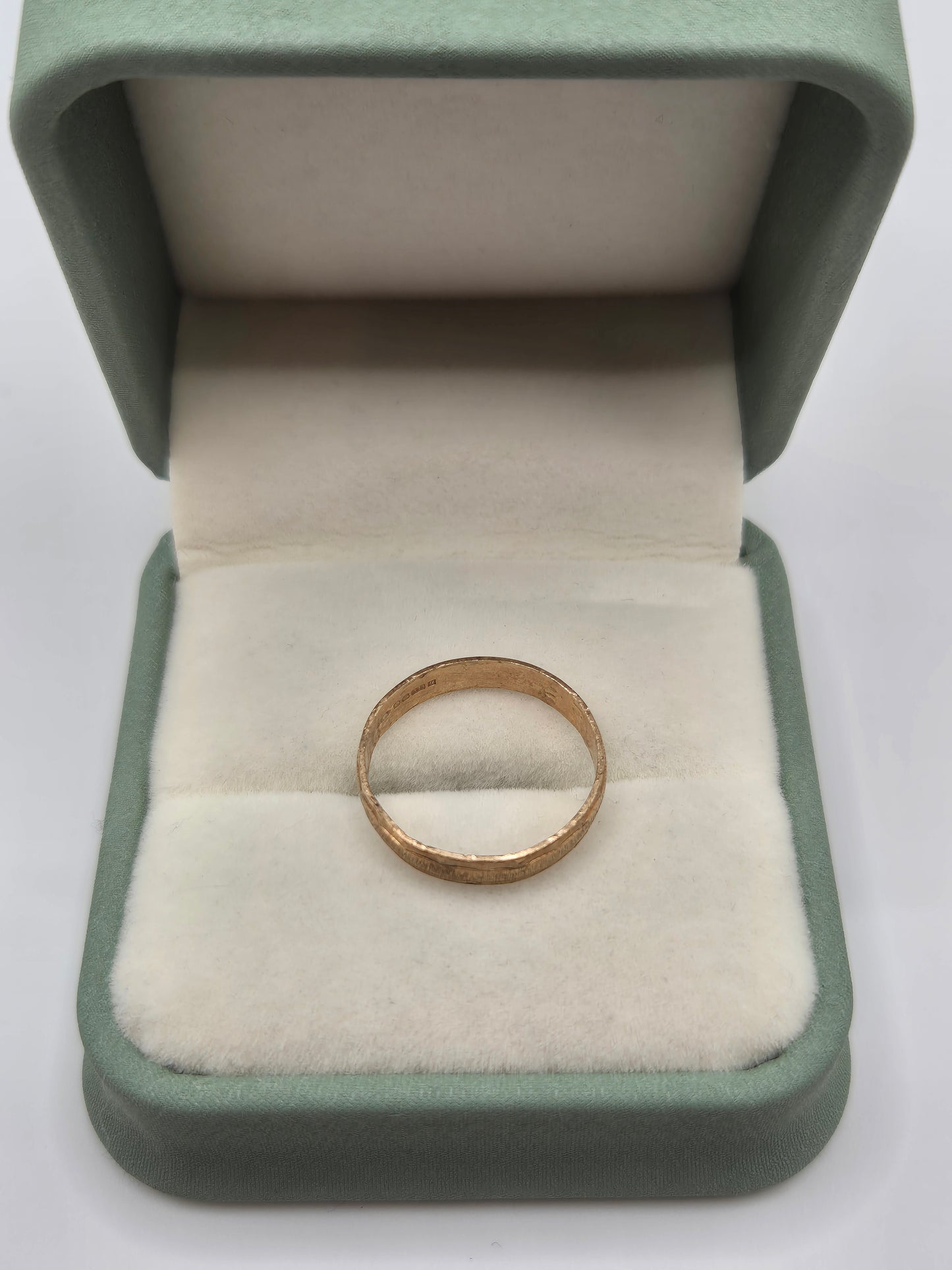 9ct gold ring