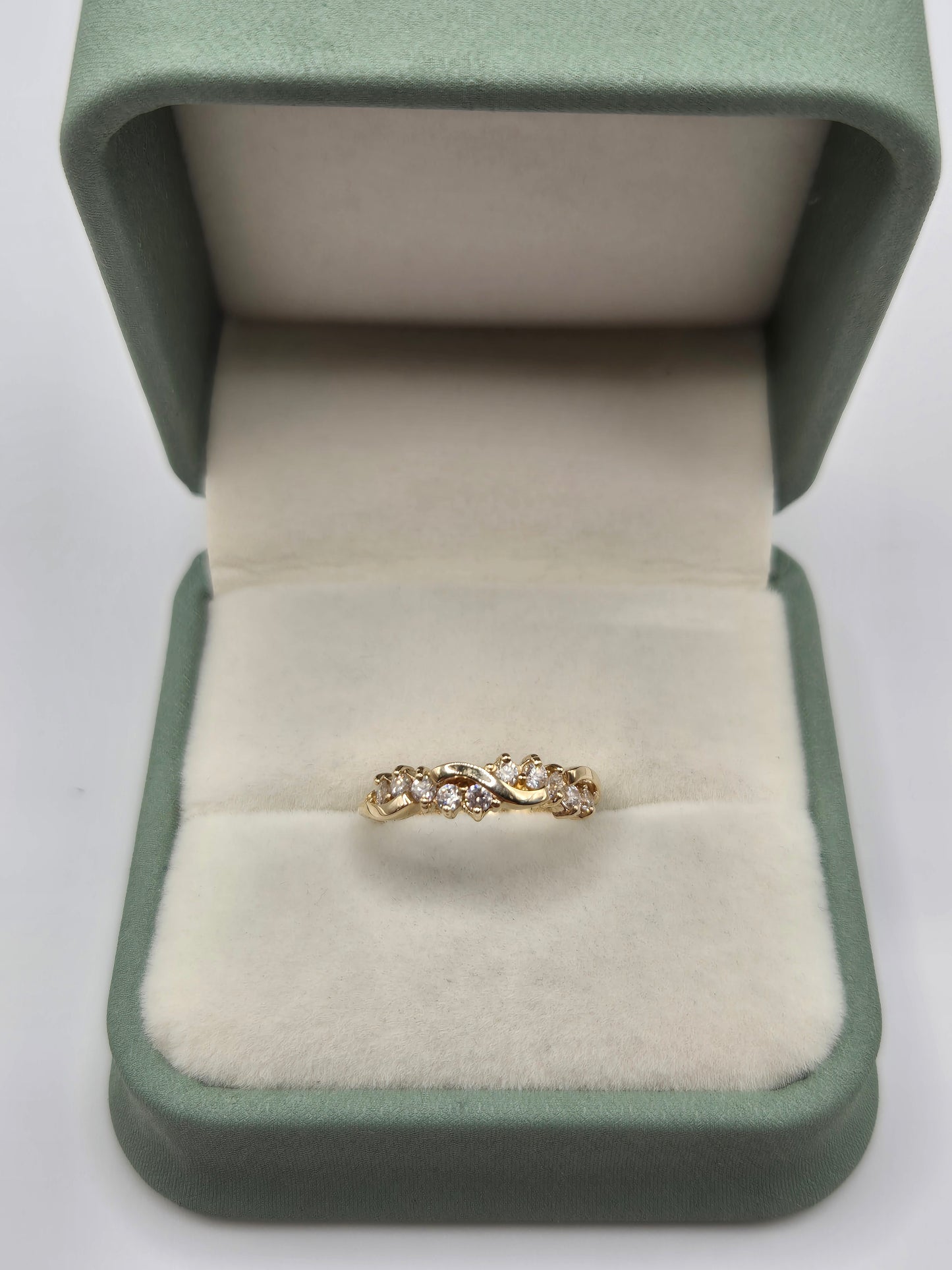 9ct gold cz ring