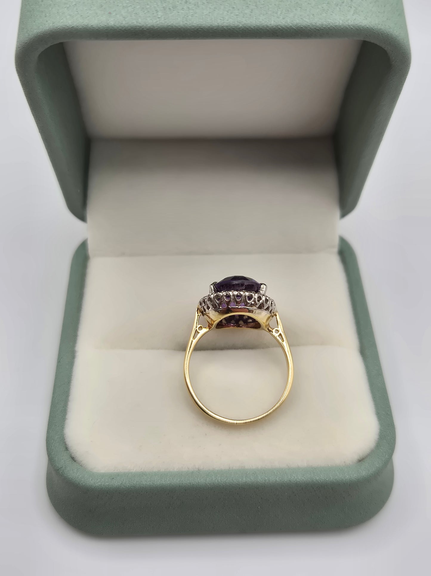 18ct gold amethyst and diamond ring