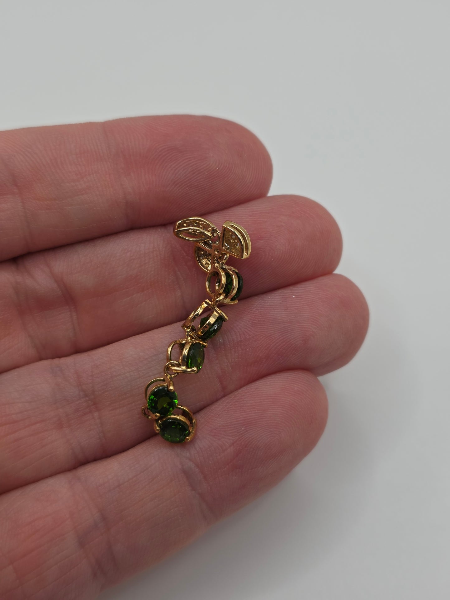 9ct gold diopside and diamond pendant