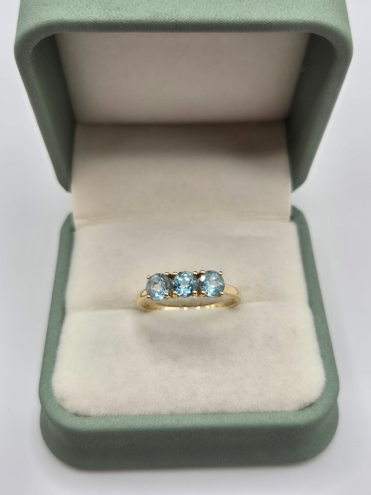 9ct gold apatite ring