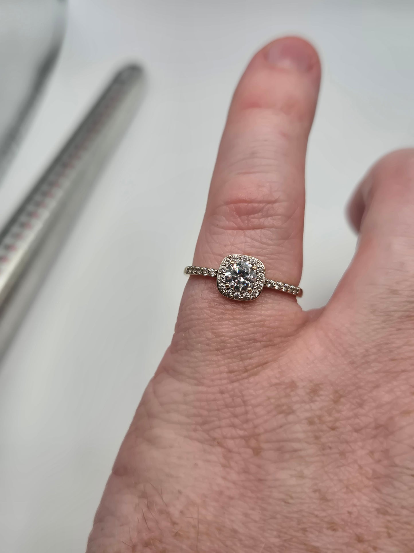 9ct gold cz cluster ring