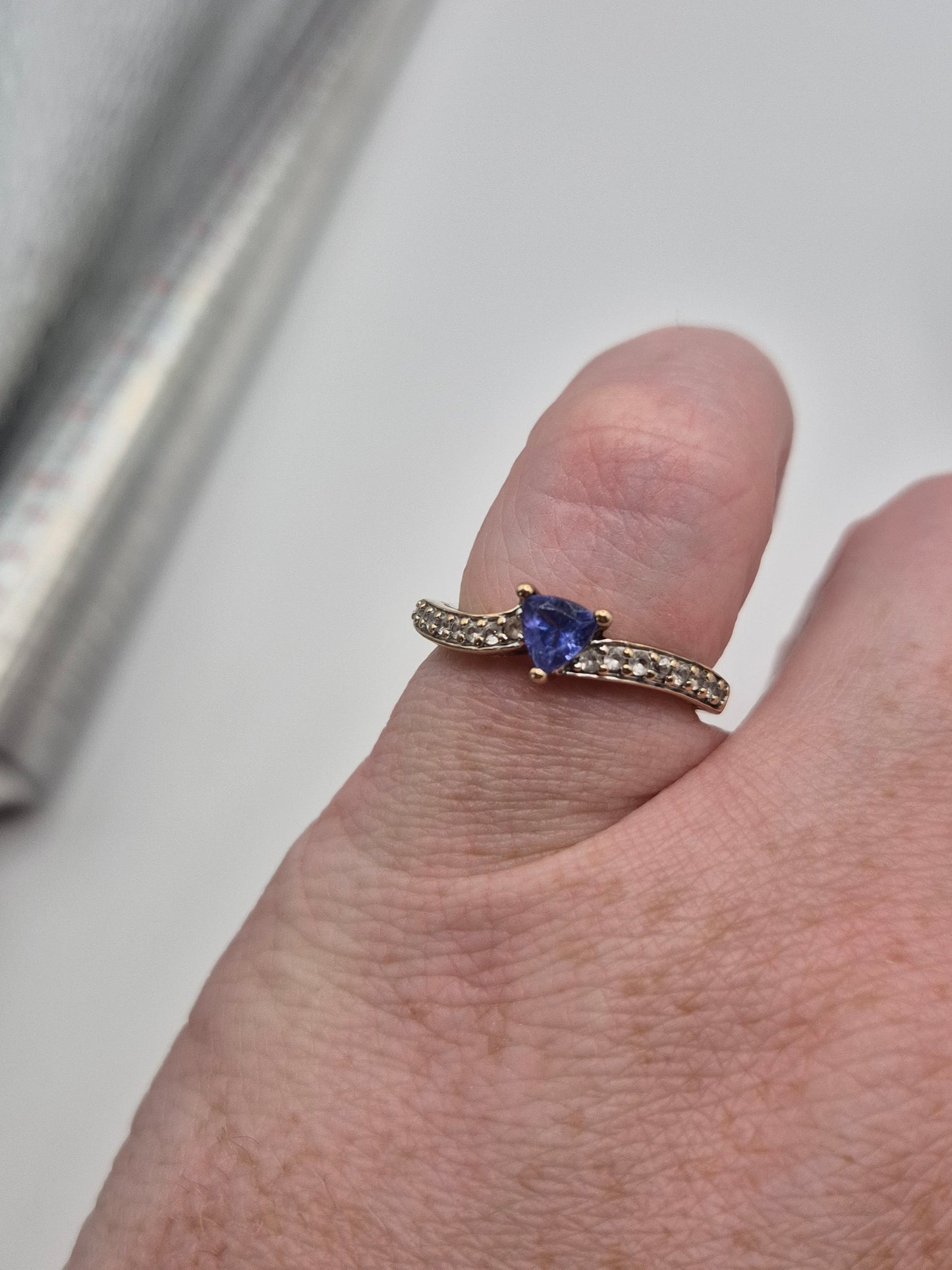9ct gold tanzanite and zircon ring