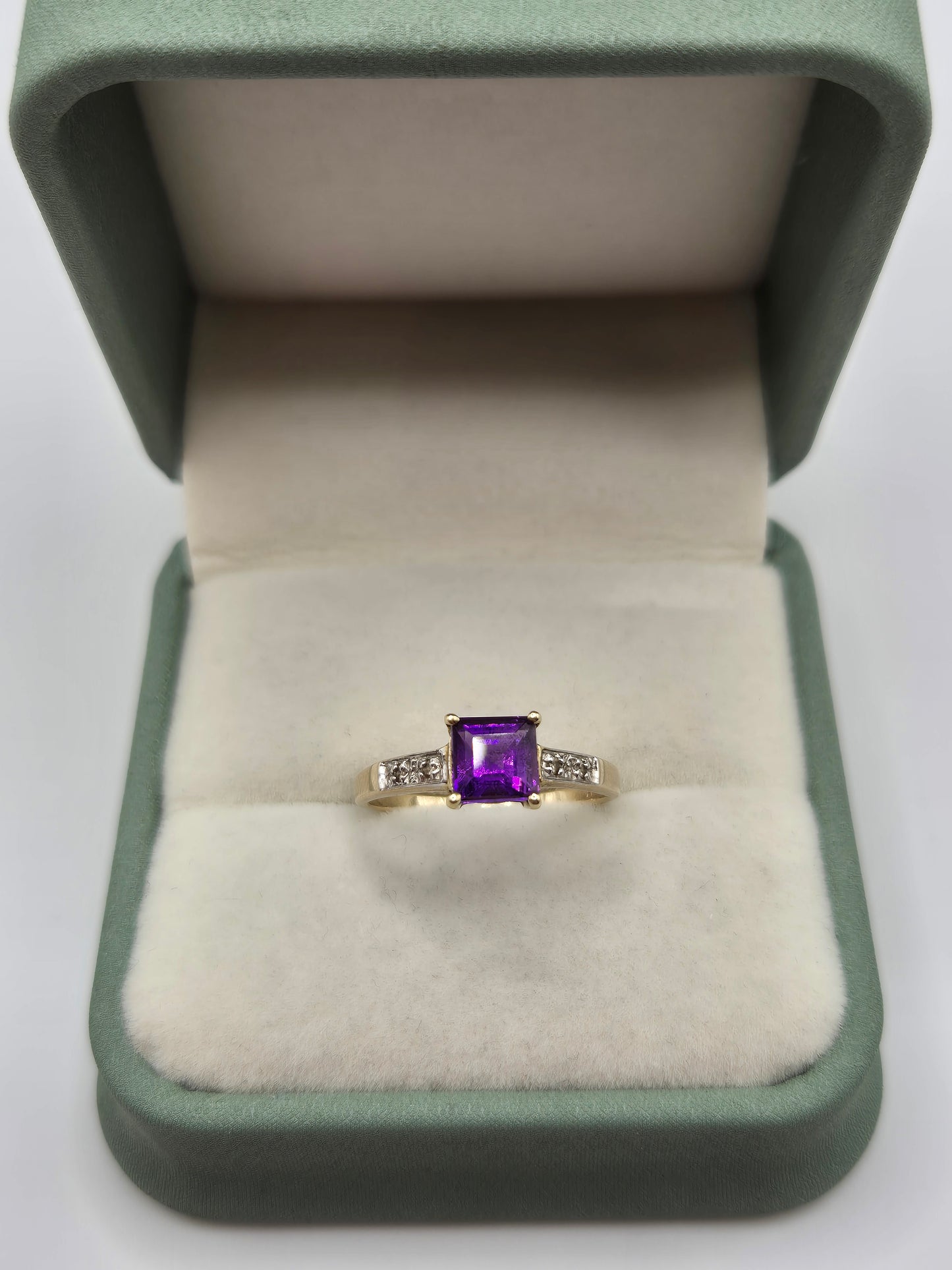 9ct gold amethyst and diamond ring