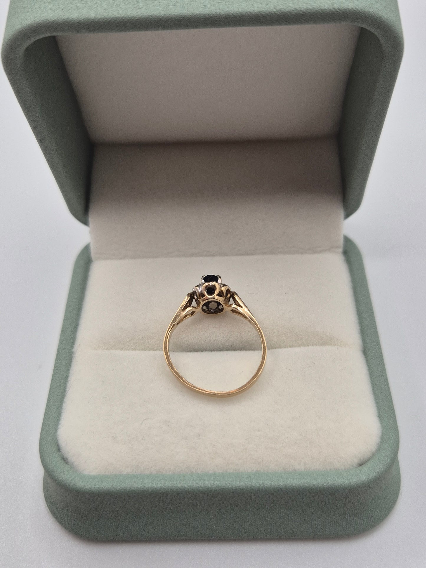 9ct gold sapphire and diamond ring