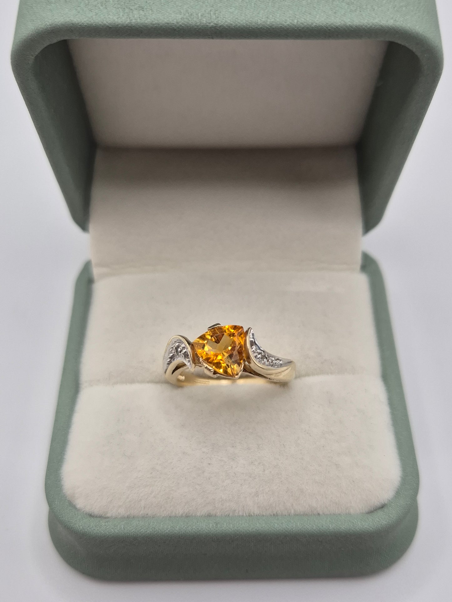 9ct gold citrine and diamond ring