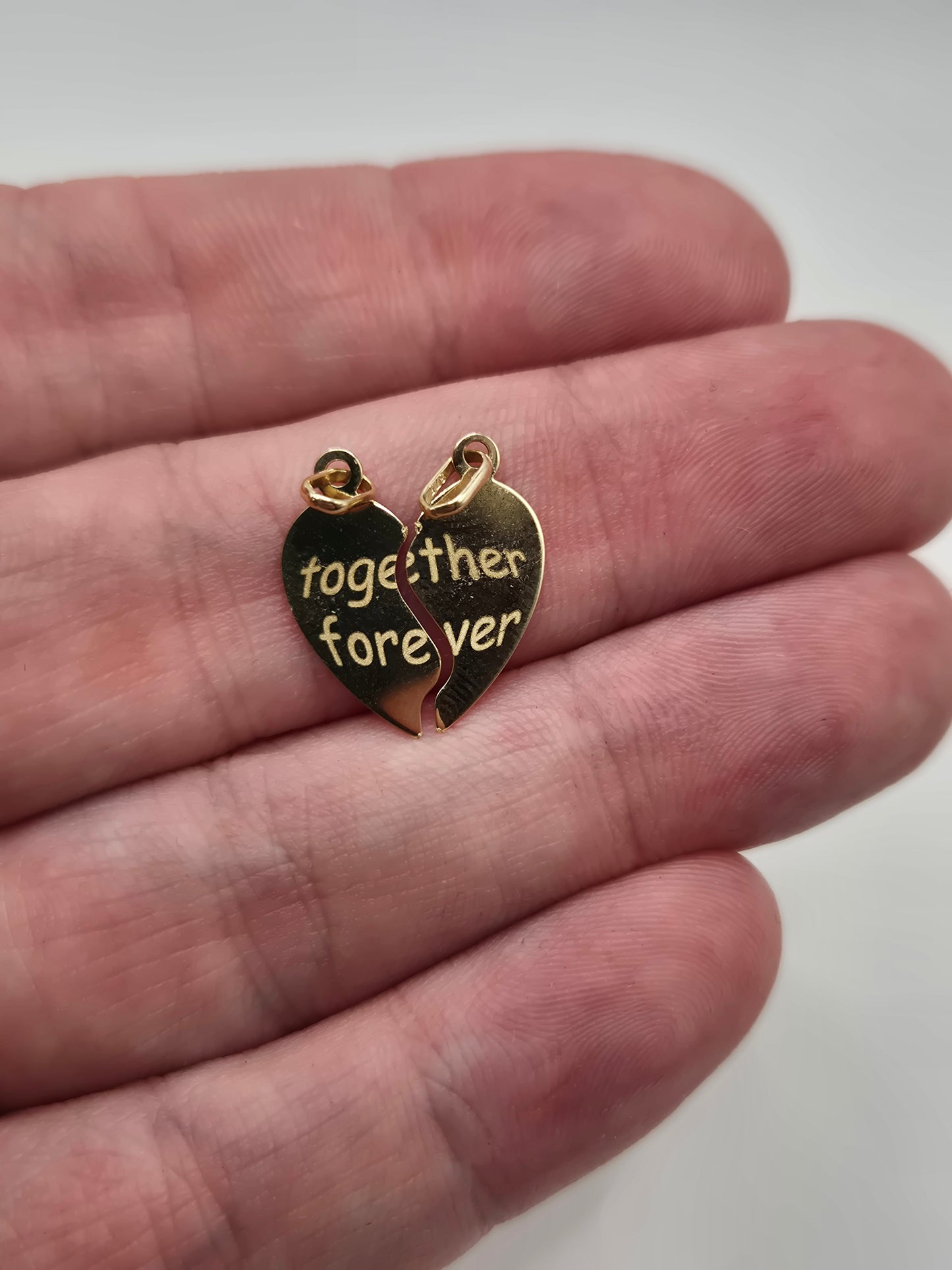 9ct gold " I love you forever" pendant