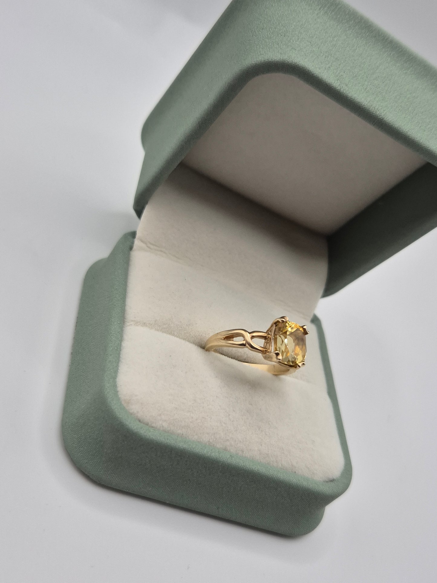 9ct gold citrine ring