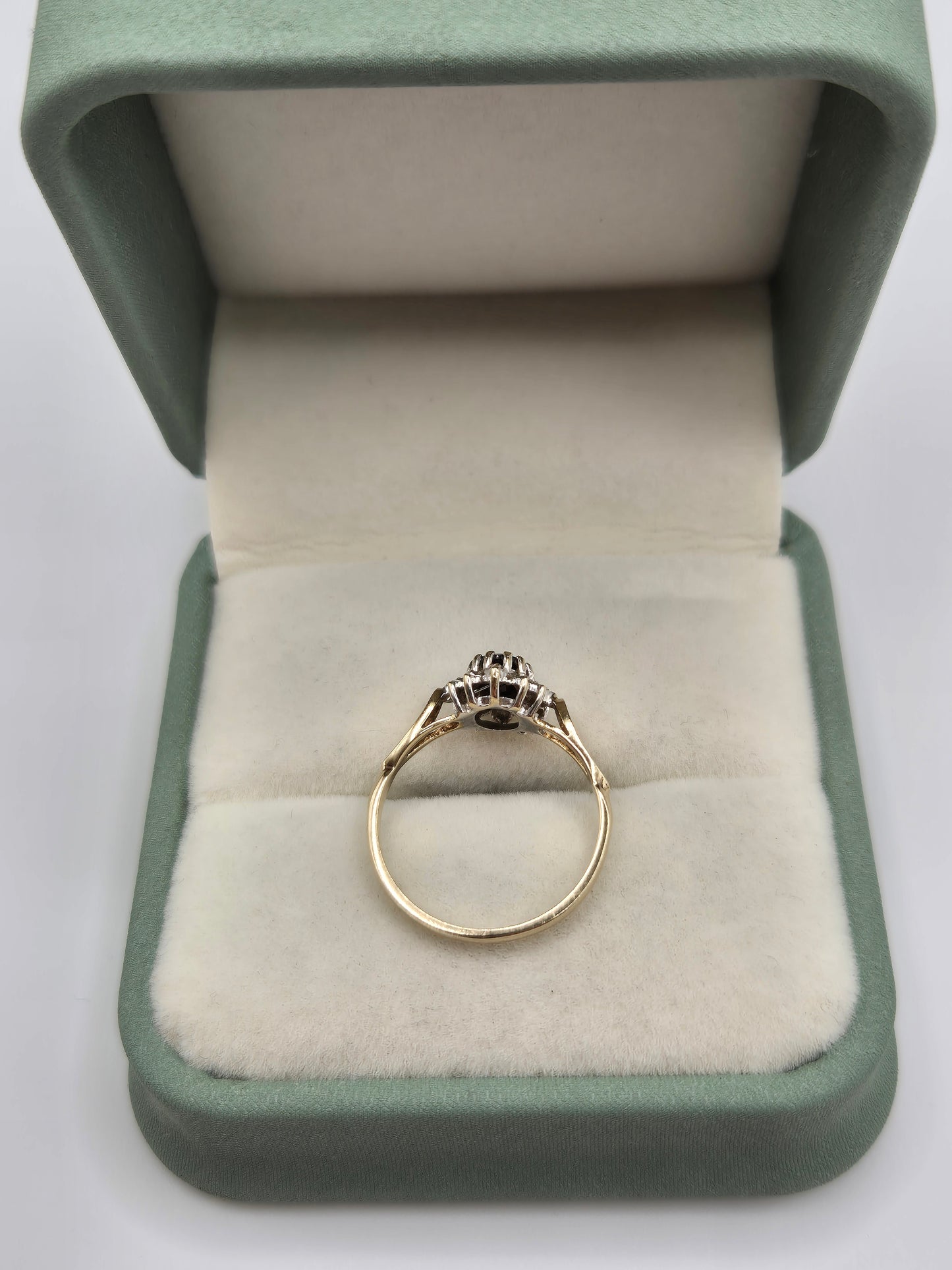 9ct gold sapphire and diamond ring