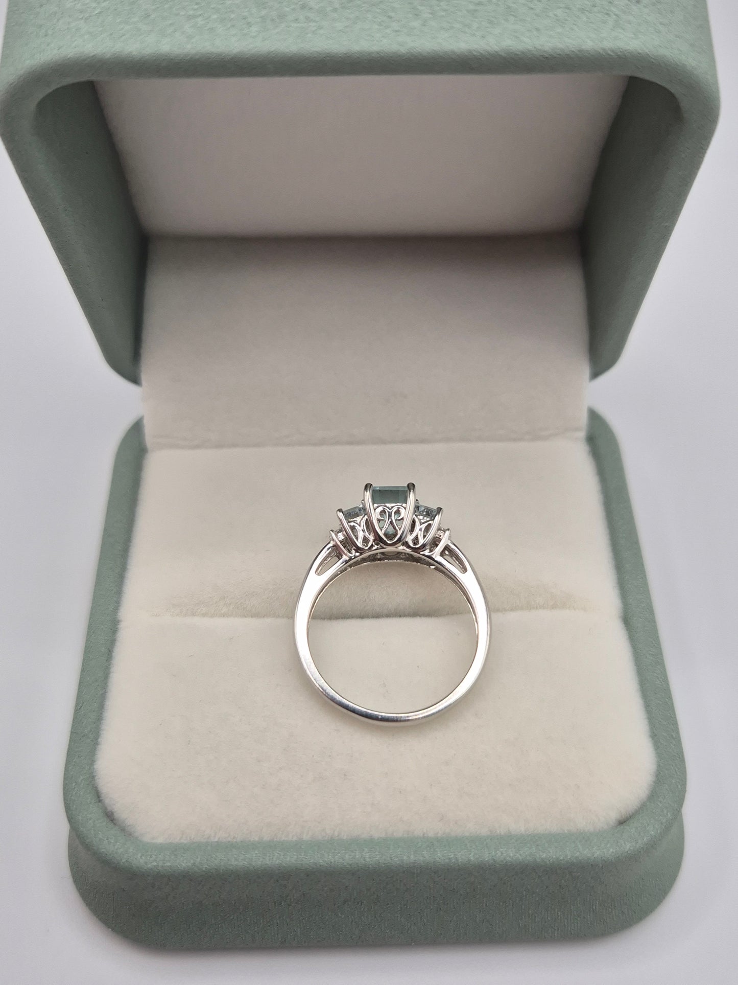 9ct white gold topaz and diamond ring