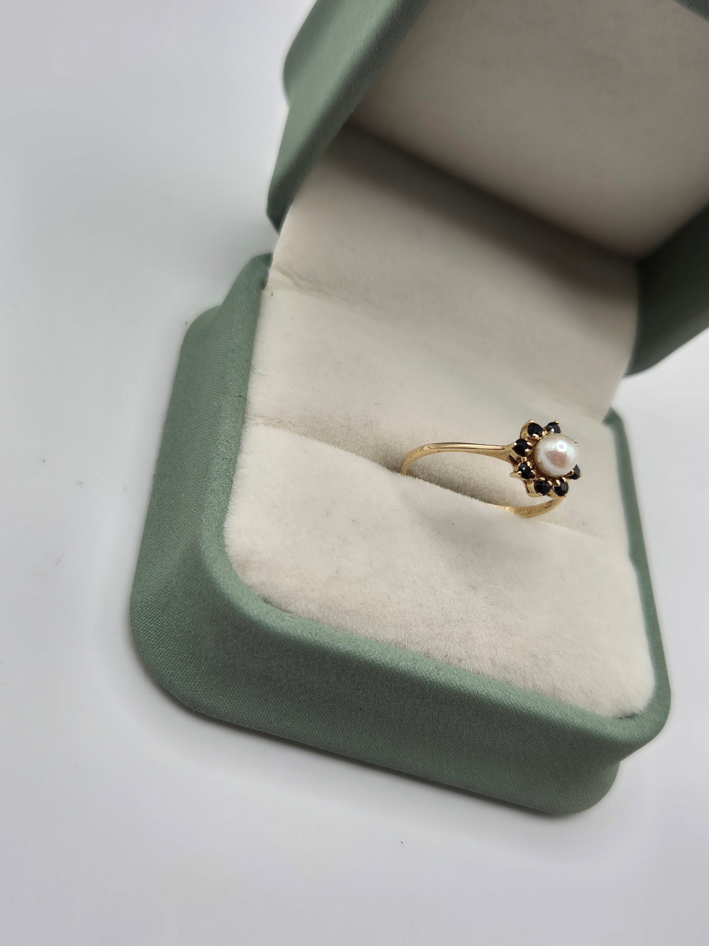 9ct gold pearl and sapphire ring
