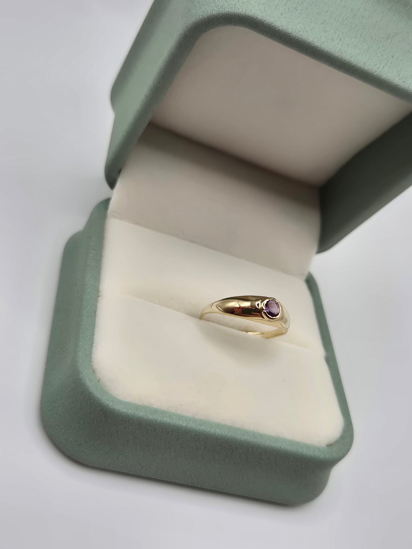 9ct gold amethyst gypsy ring