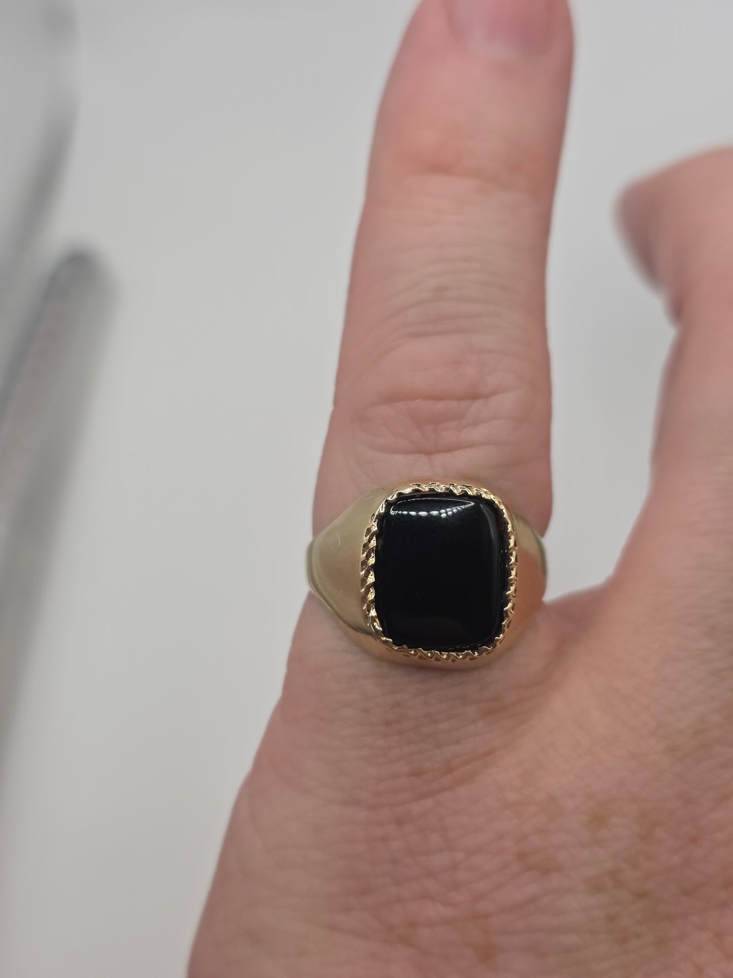 9ct gold onyx signet ring