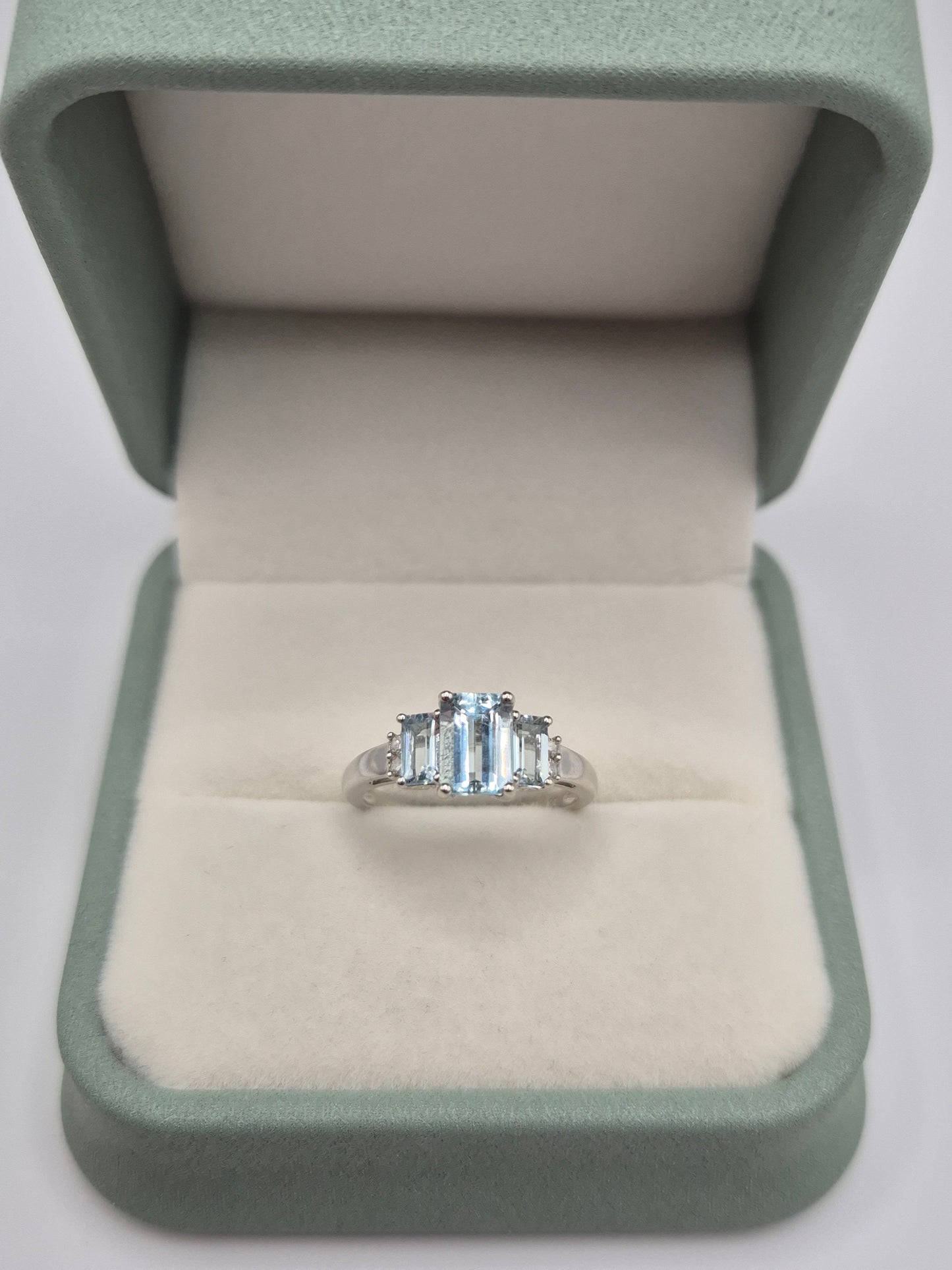 9ct white gold topaz and diamond ring