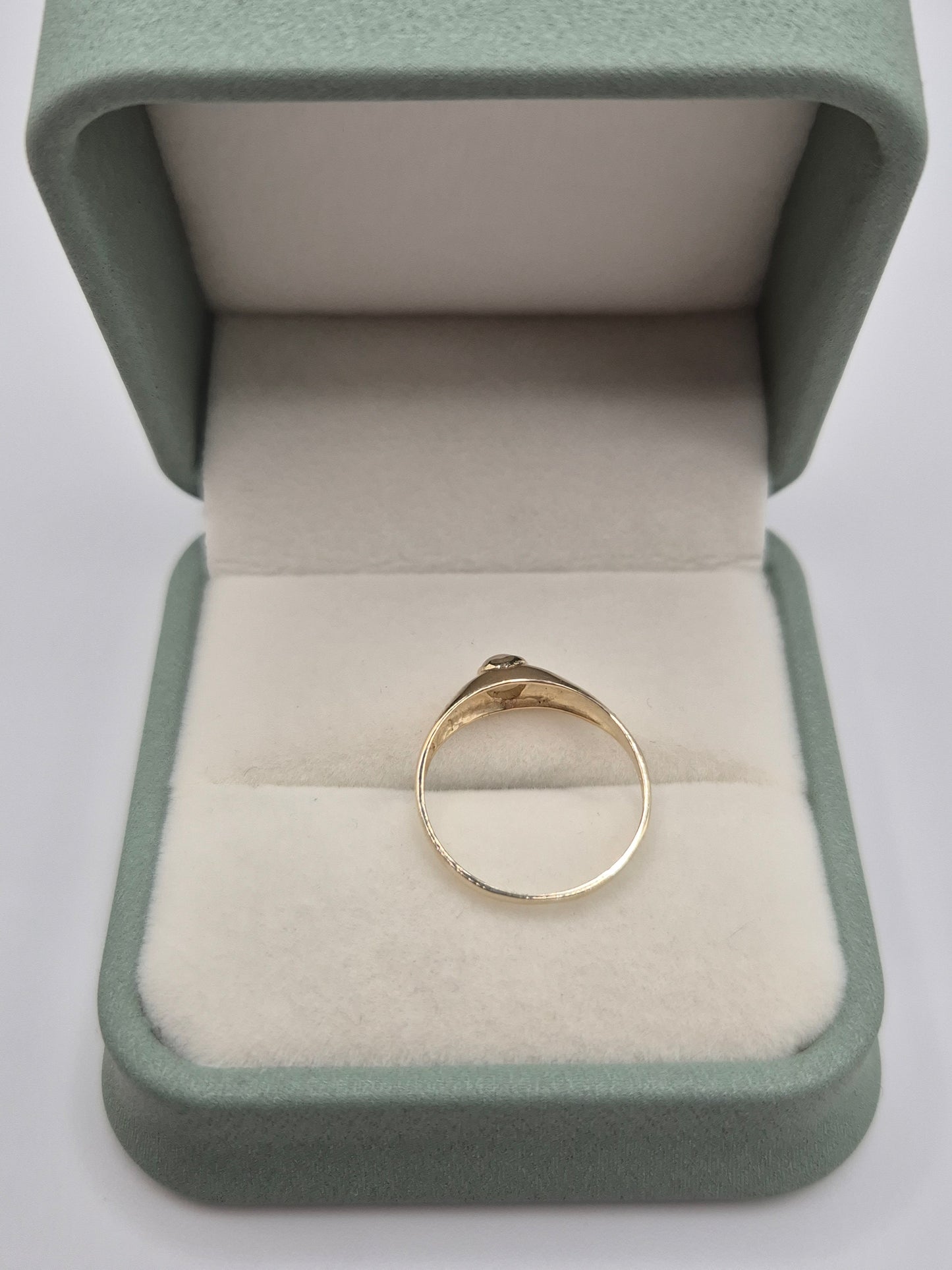 9ct gold moonstone gypsy ring