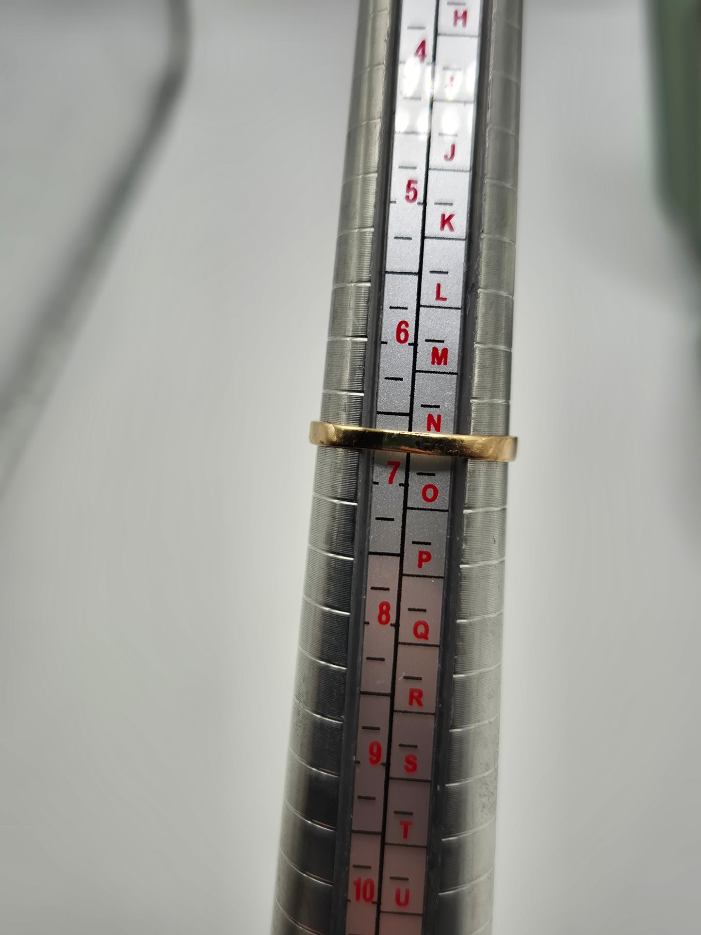 9ct gold celtic ring