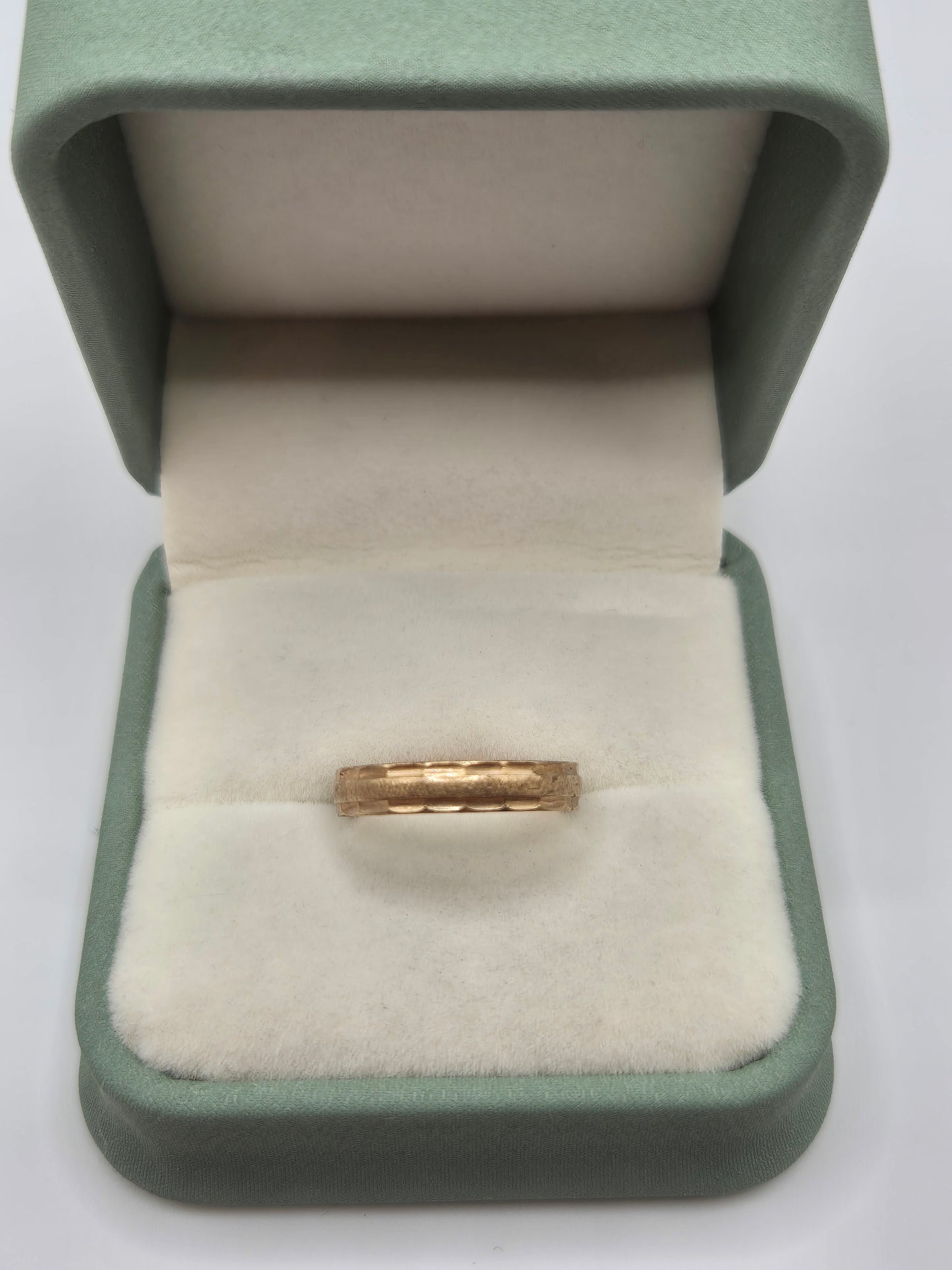 9ct gold ring