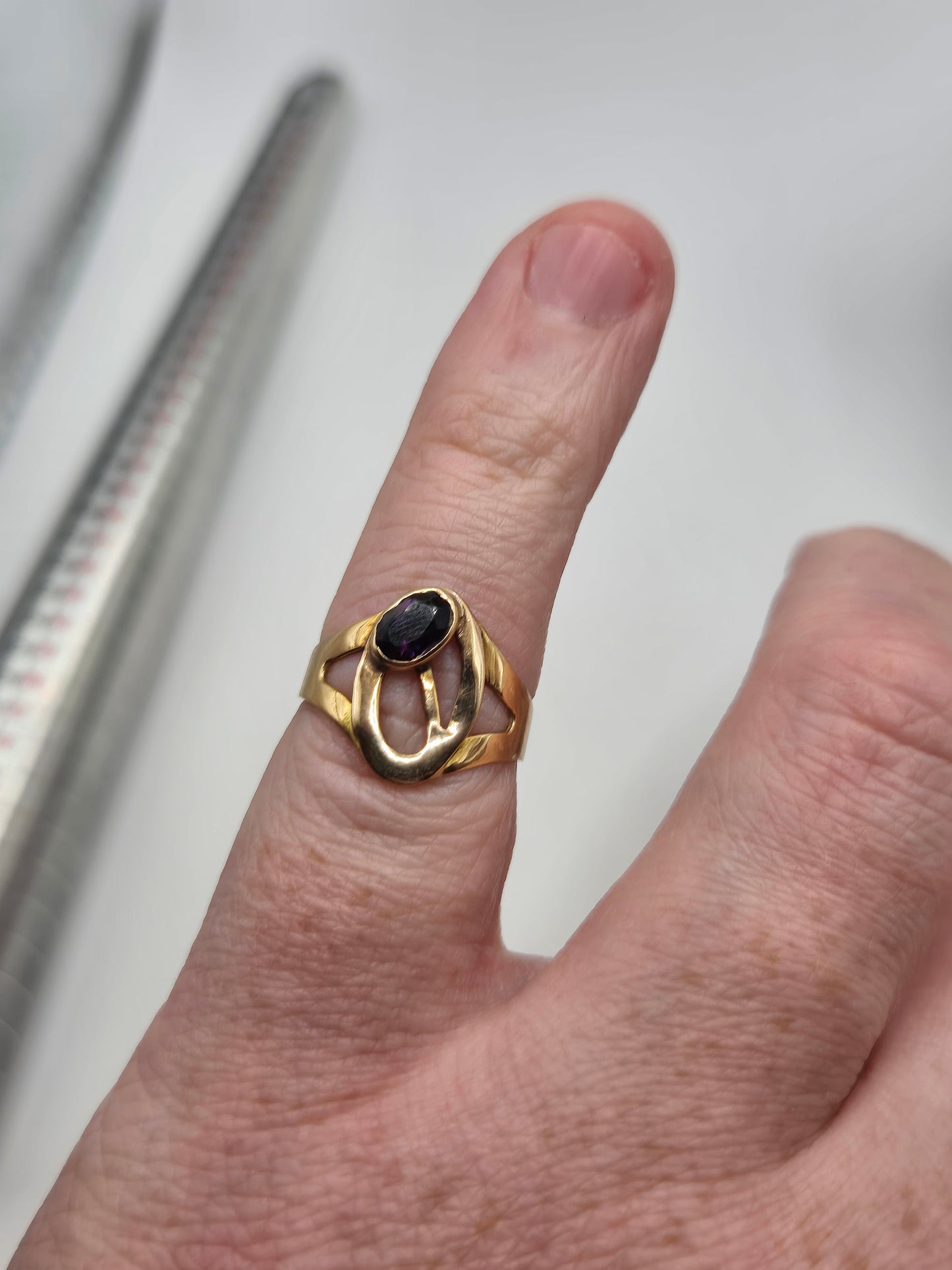 18ct gold amethyst ring