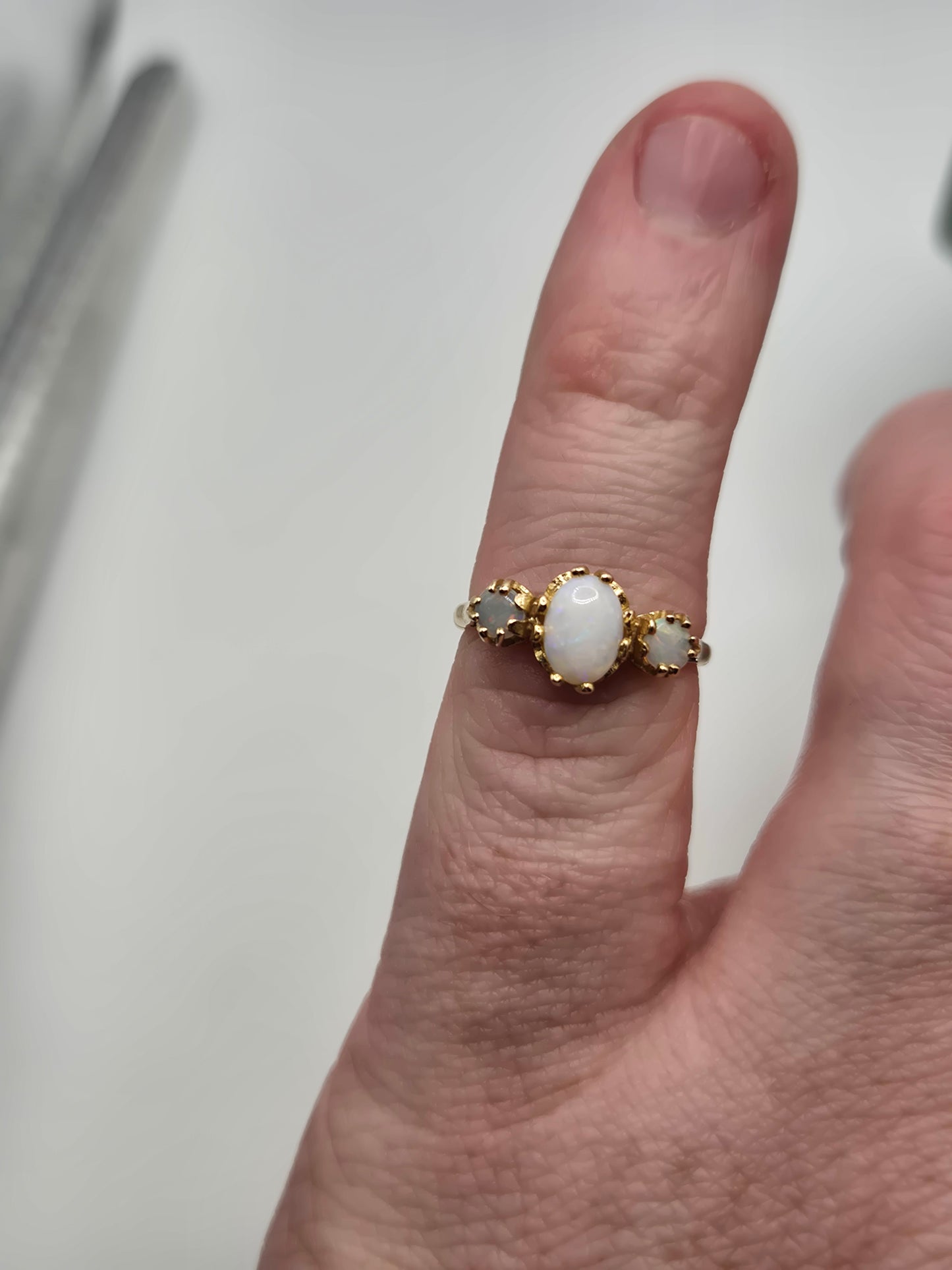 9ct gold opal ring