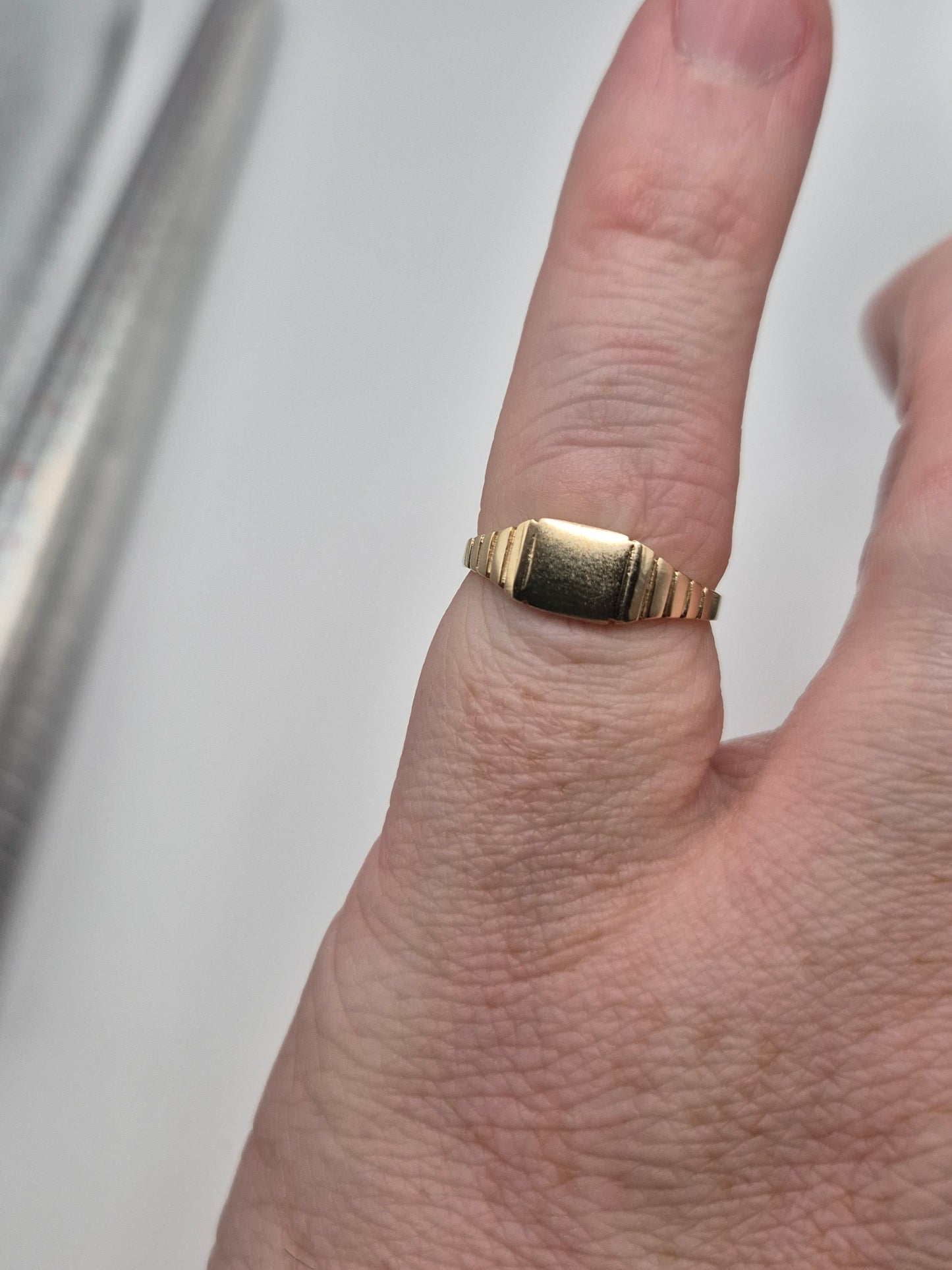 9ct gold signet ring